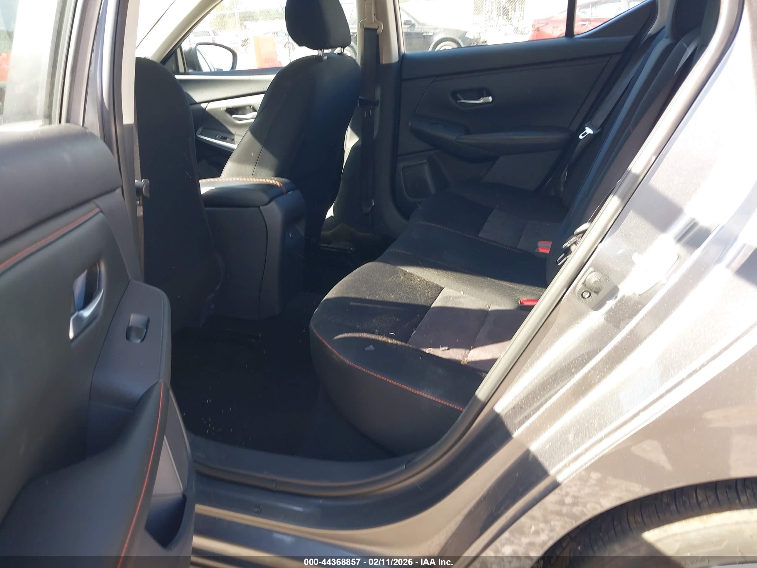 NISSAN SENTRA image 8