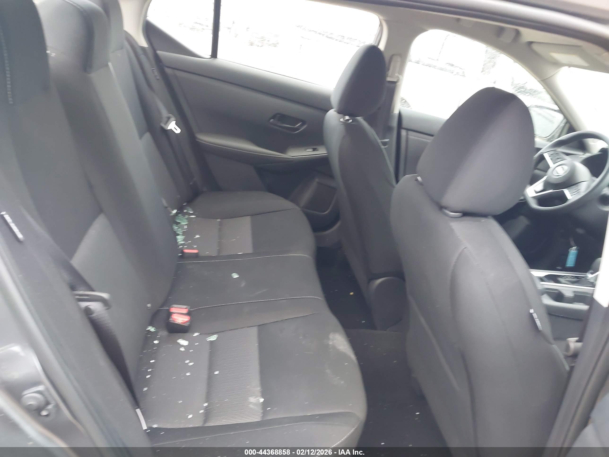 NISSAN SENTRA image 8