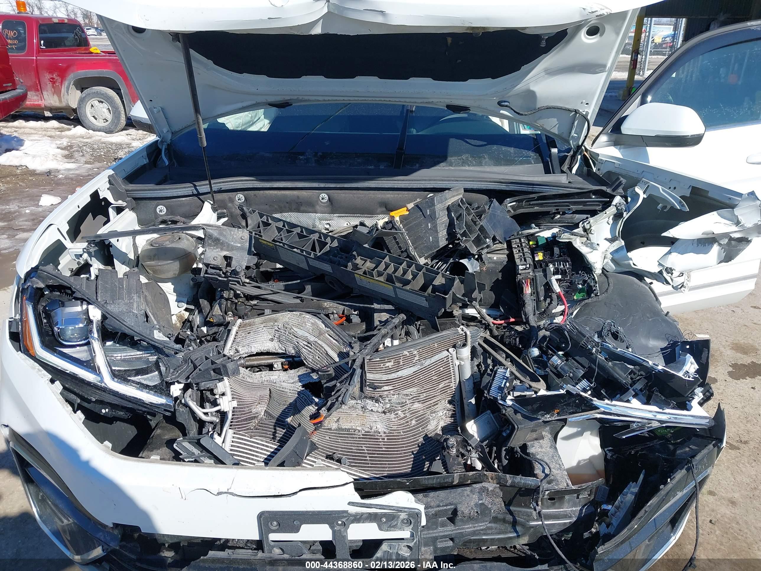 VOLKSWAGEN ATLAS image 10