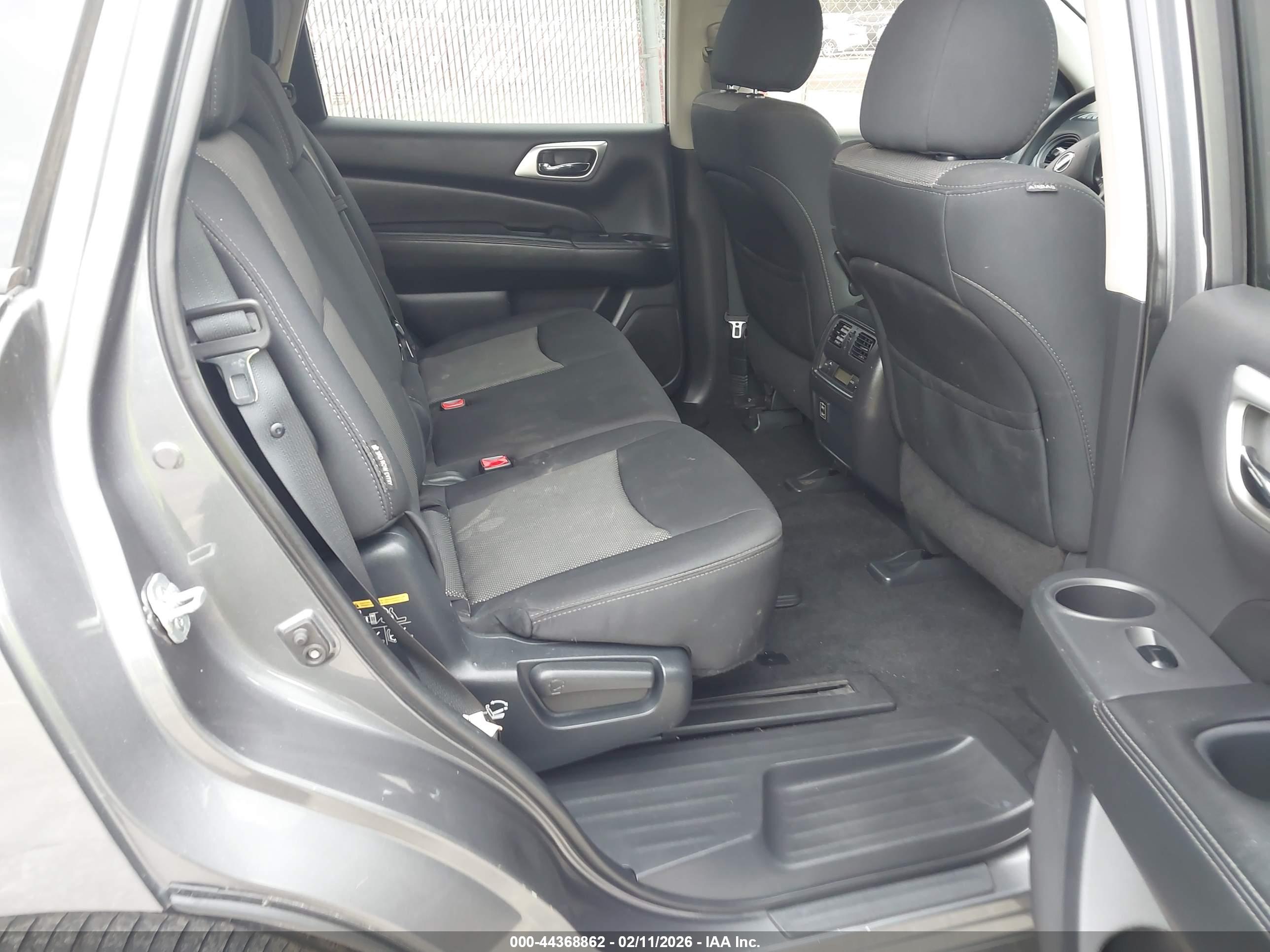 NISSAN PATHFINDER image 8