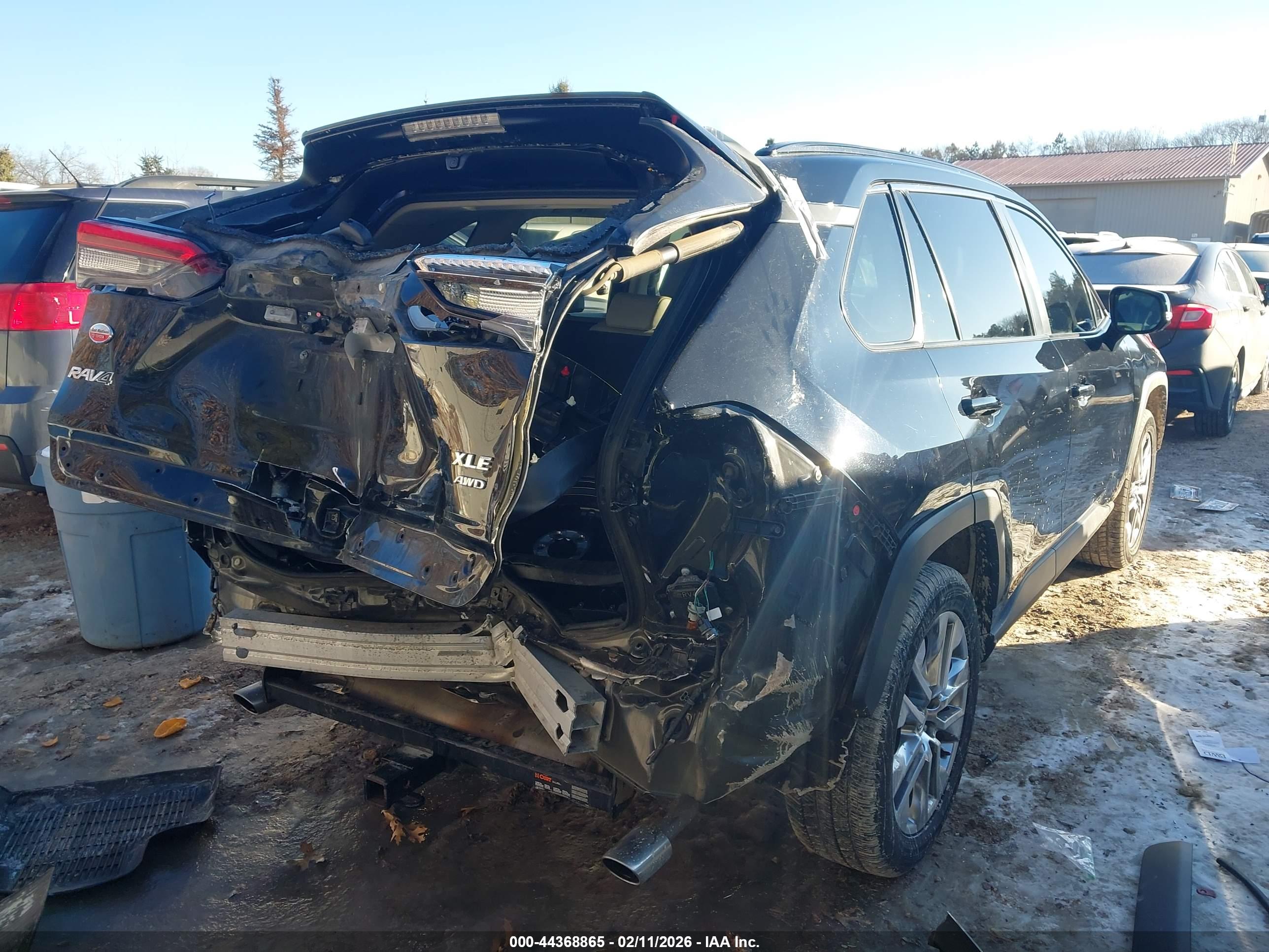 TOYOTA RAV4 image 4