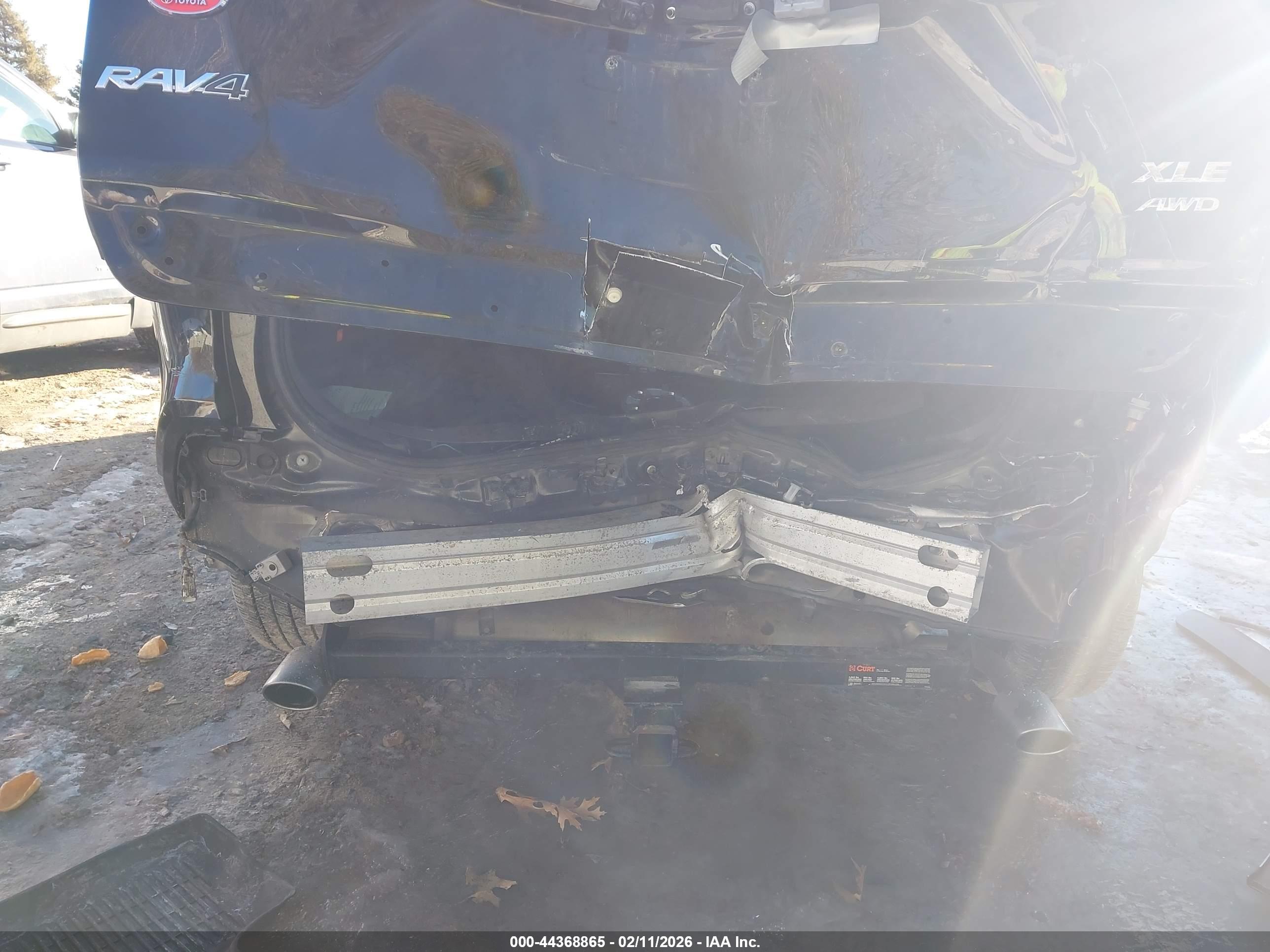TOYOTA RAV4 image 6