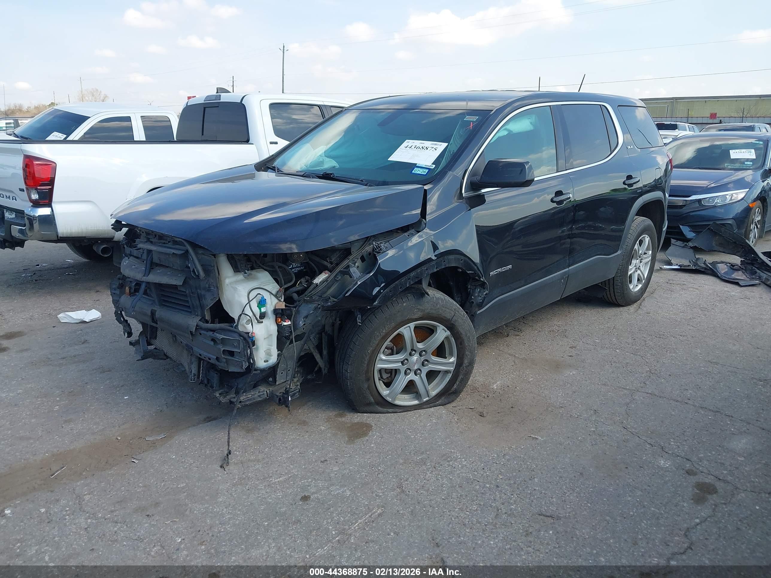 GMC ACADIA image 2