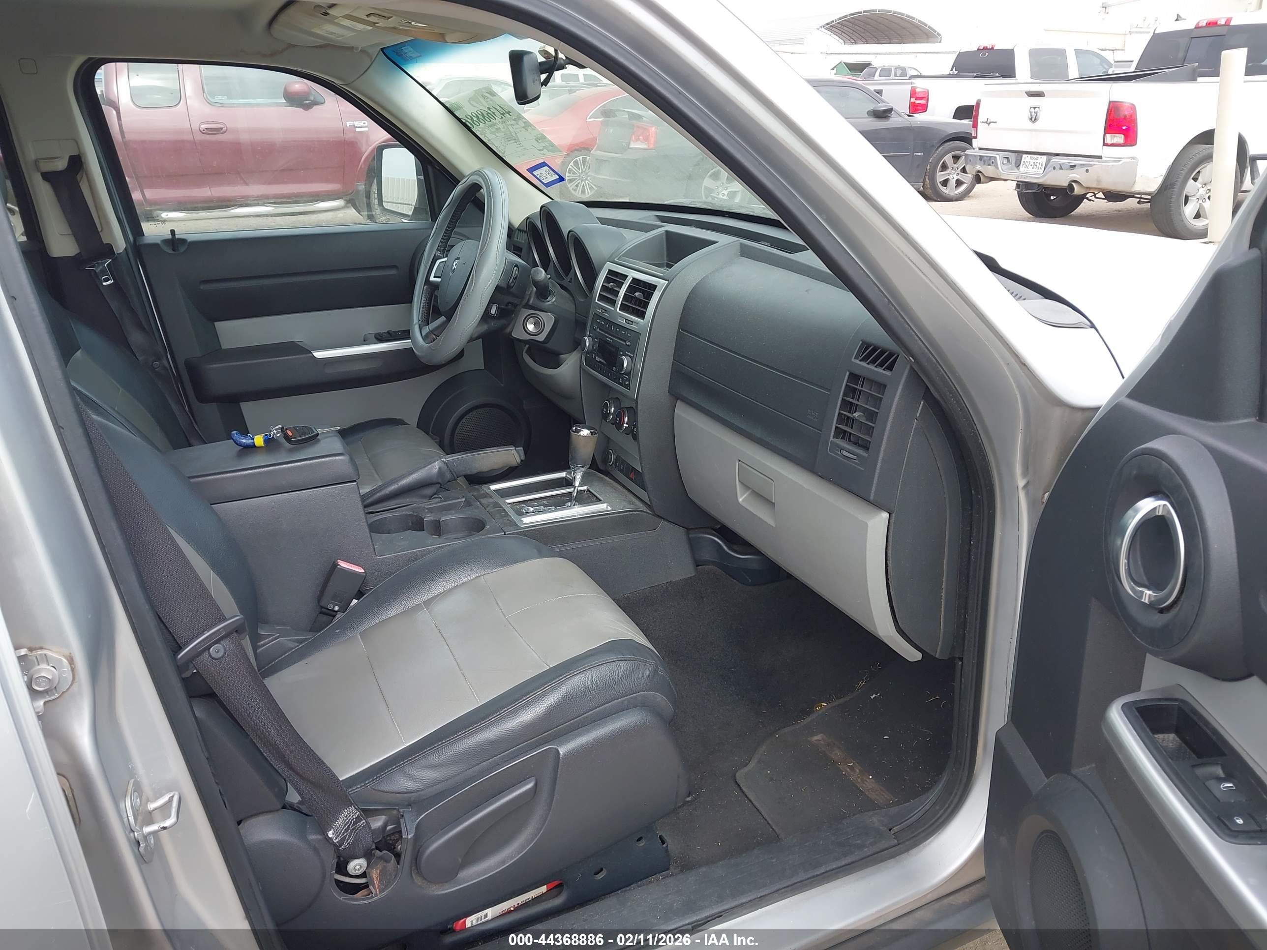 DODGE NITRO image 5