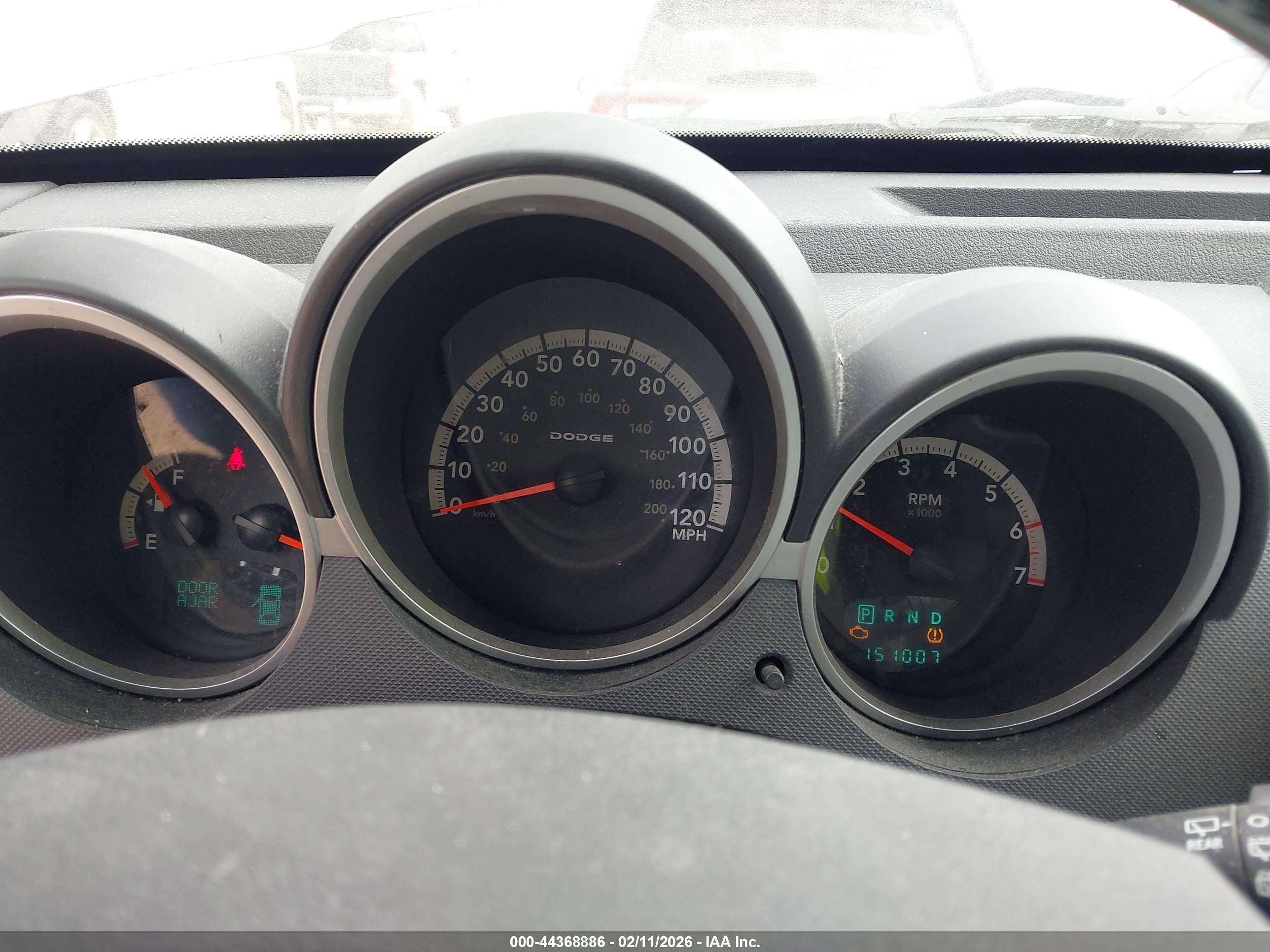 DODGE NITRO image 7