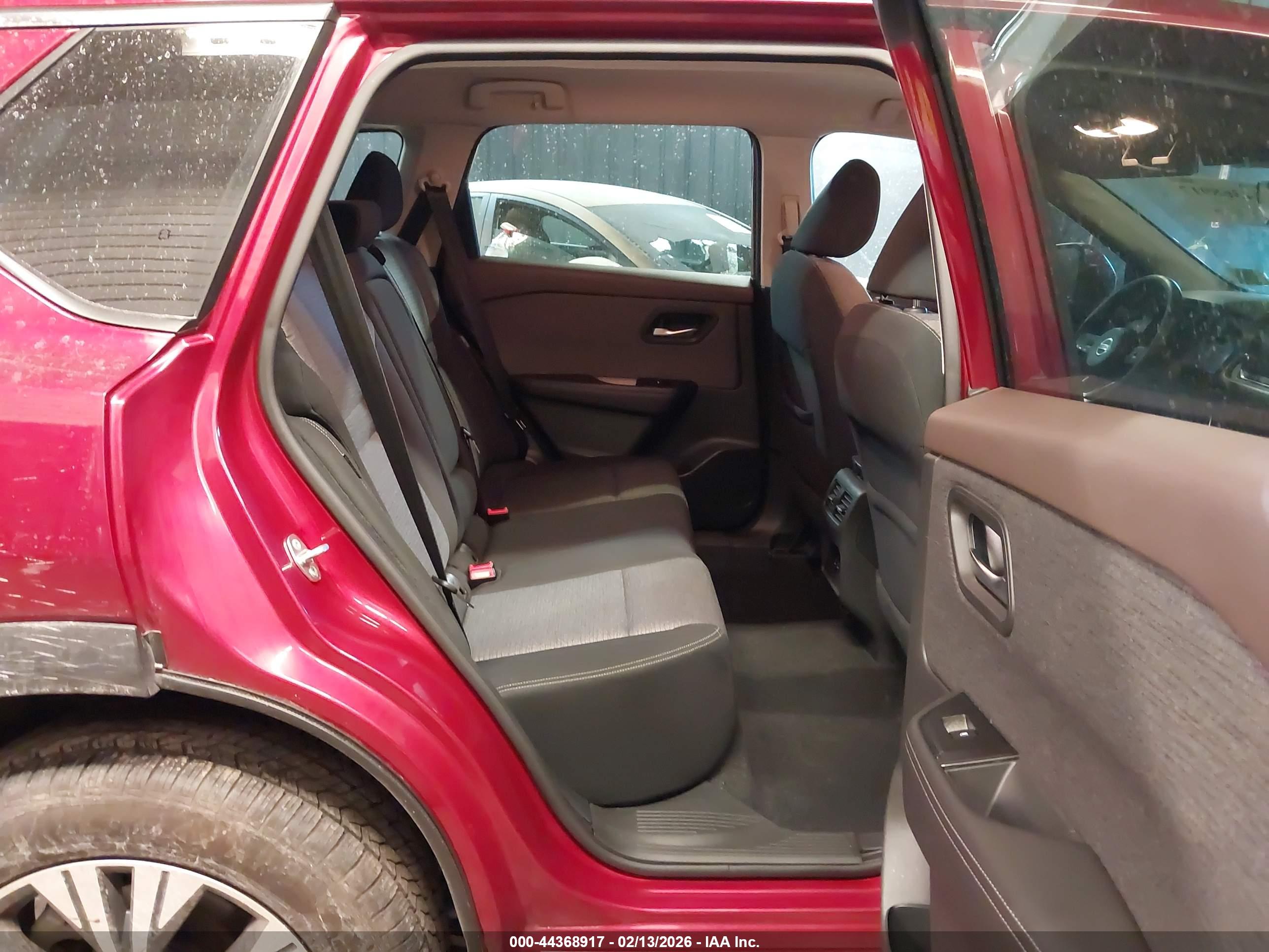 NISSAN ROGUE image 8