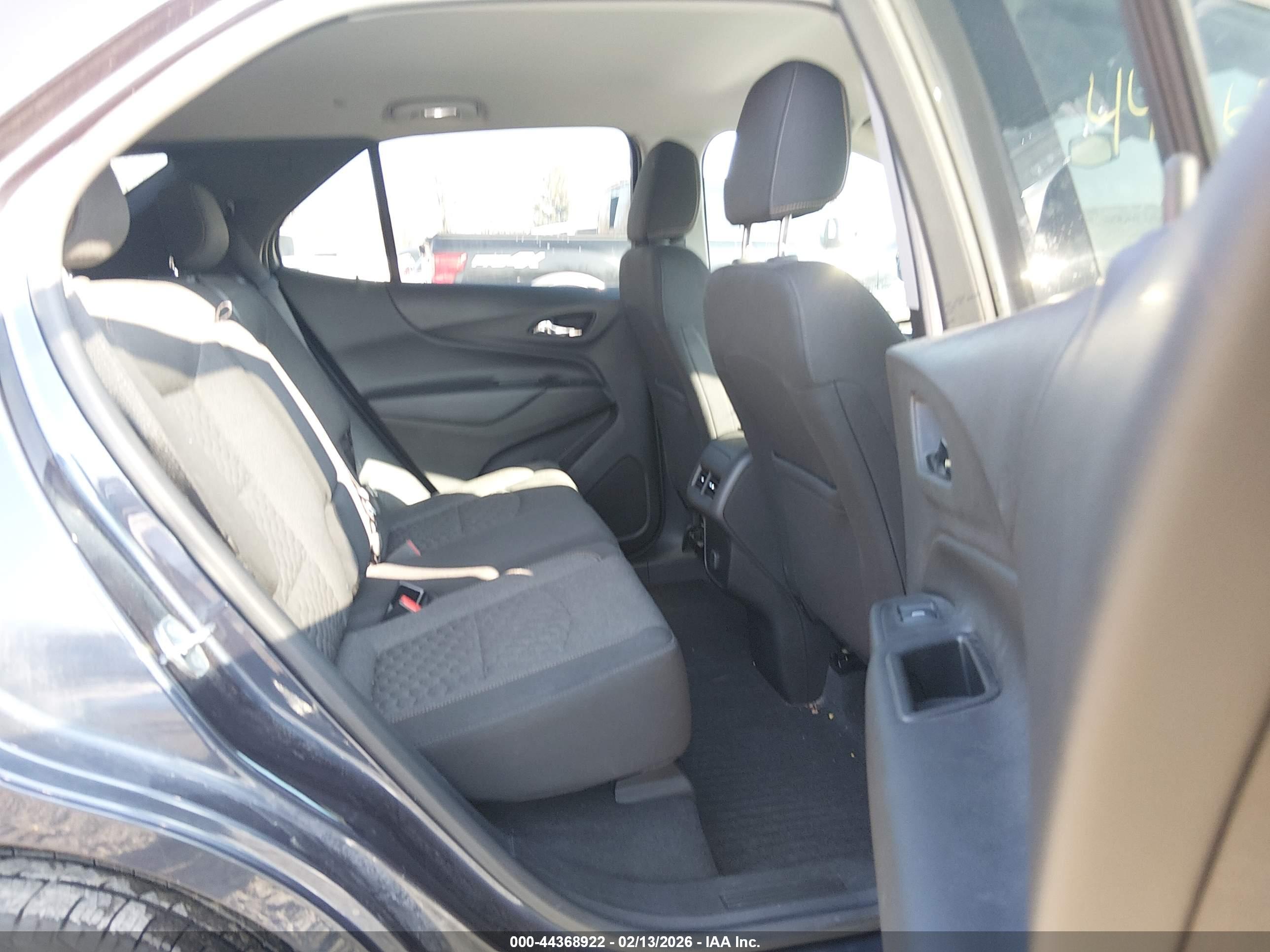 CHEVROLET EQUINOX image 8