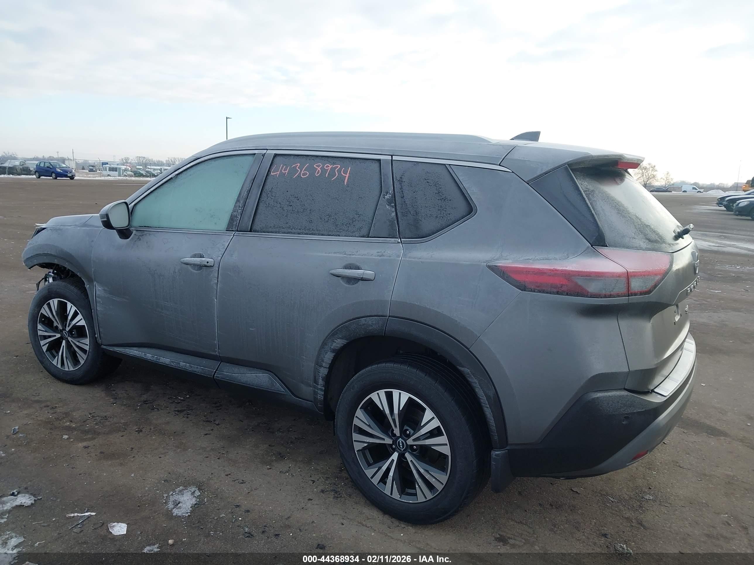 NISSAN ROGUE image 3