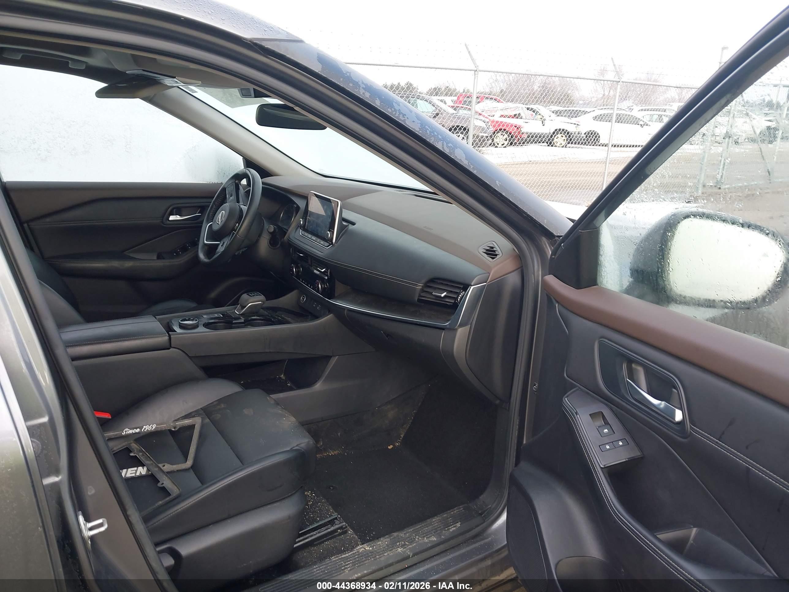 NISSAN ROGUE image 5