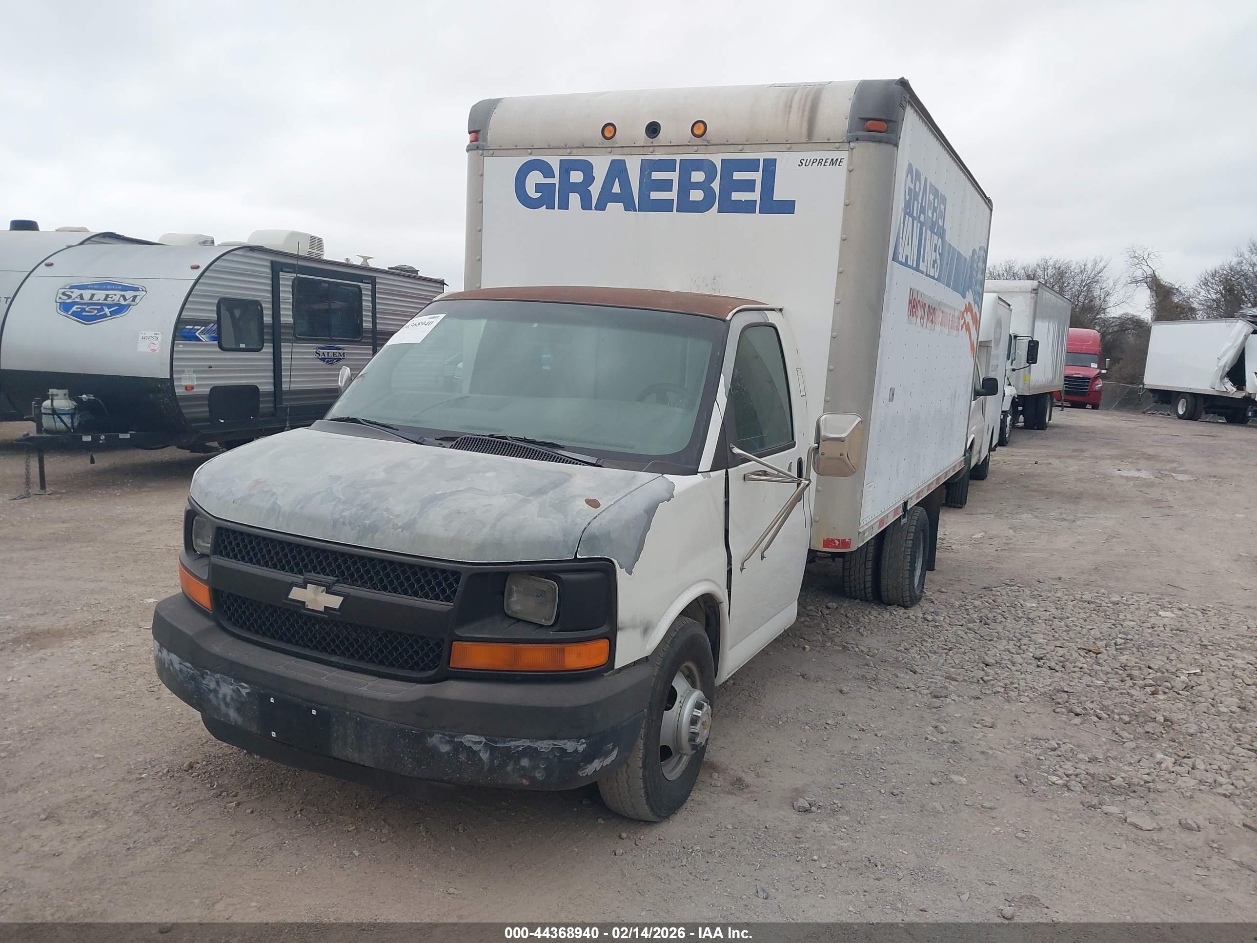 CHEVROLET EXPRESS image 2