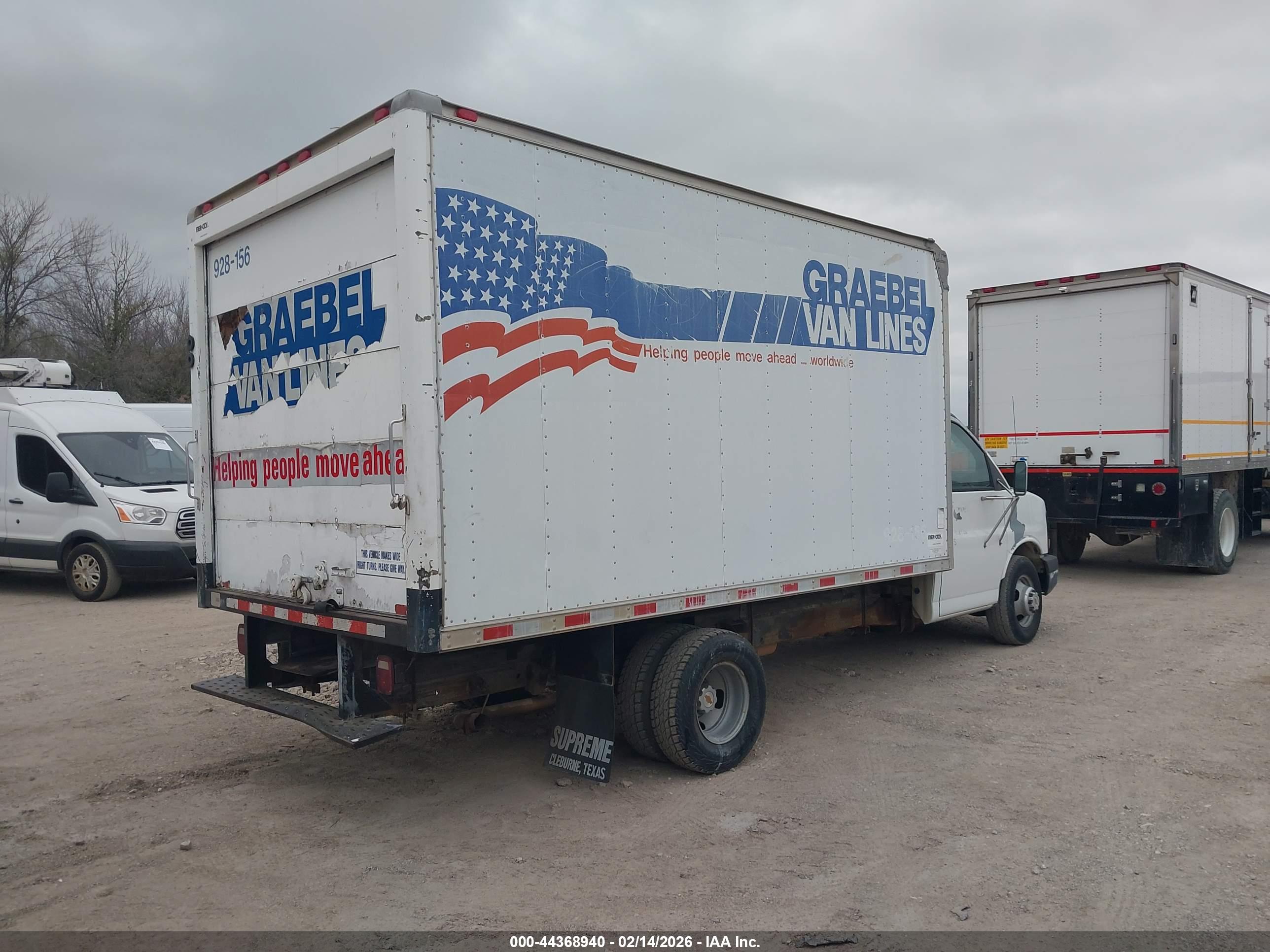 CHEVROLET EXPRESS image 4