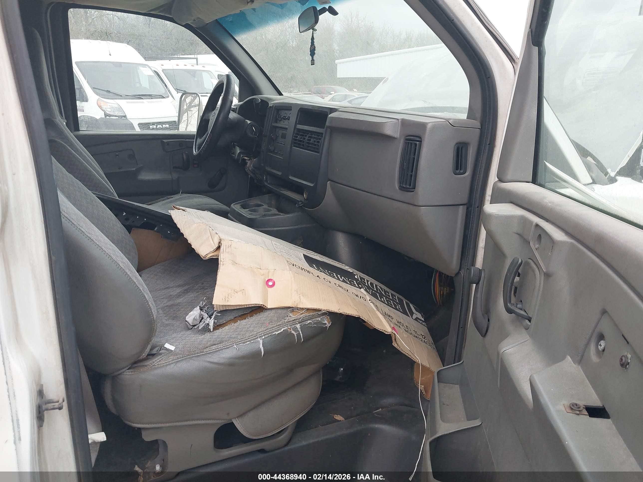 CHEVROLET EXPRESS image 8