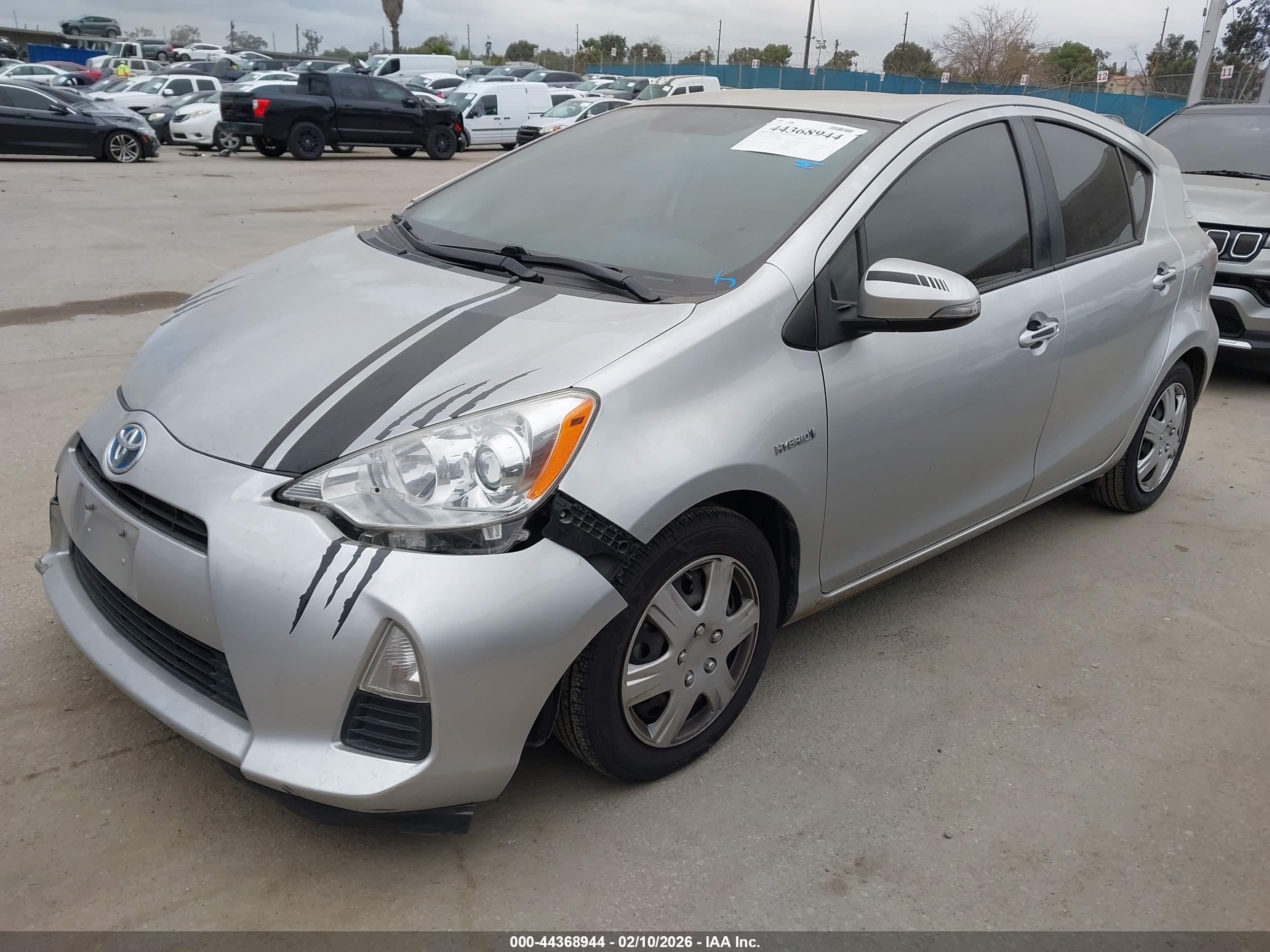 TOYOTA PRIUS image 2