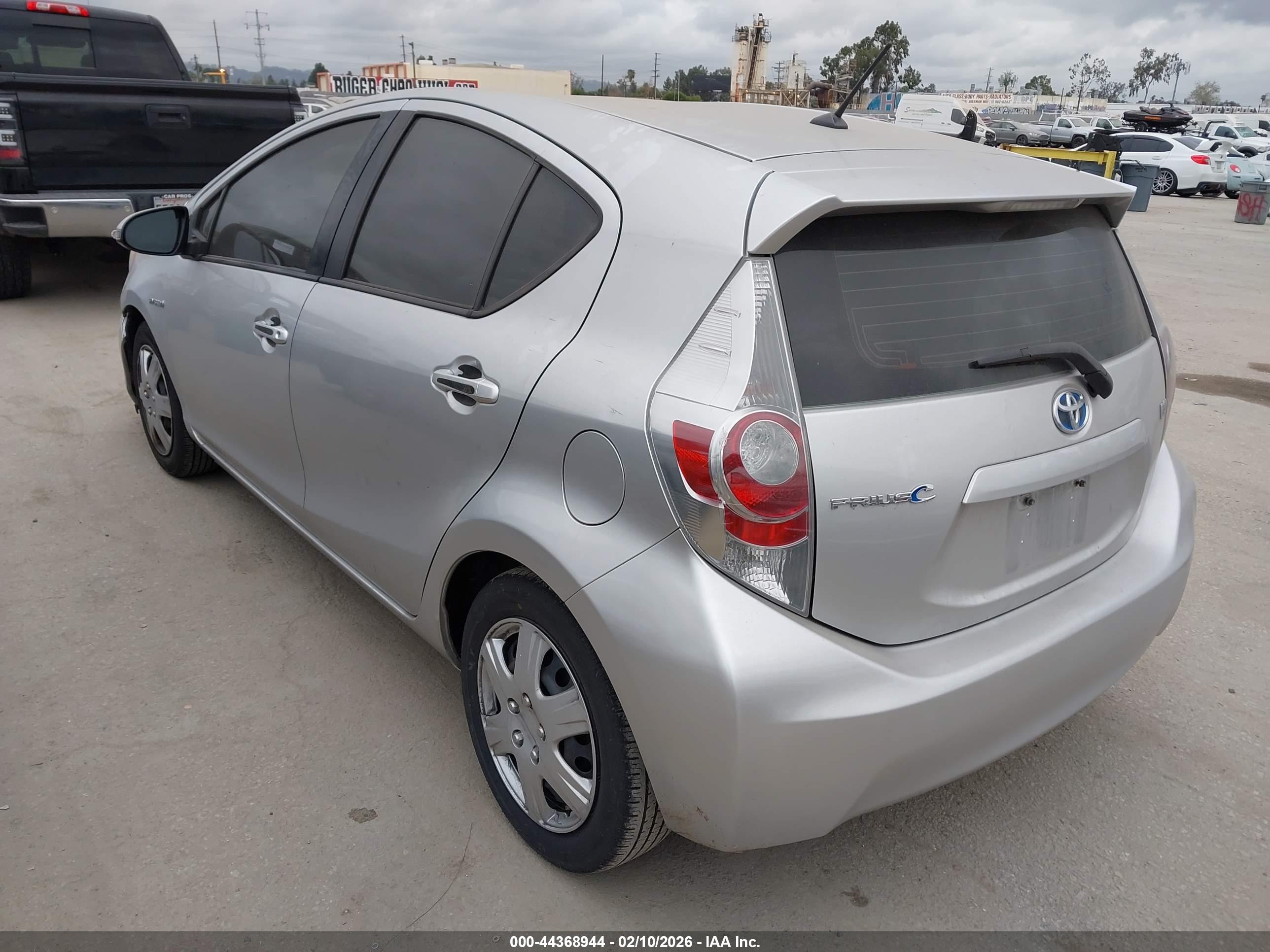 TOYOTA PRIUS image 3