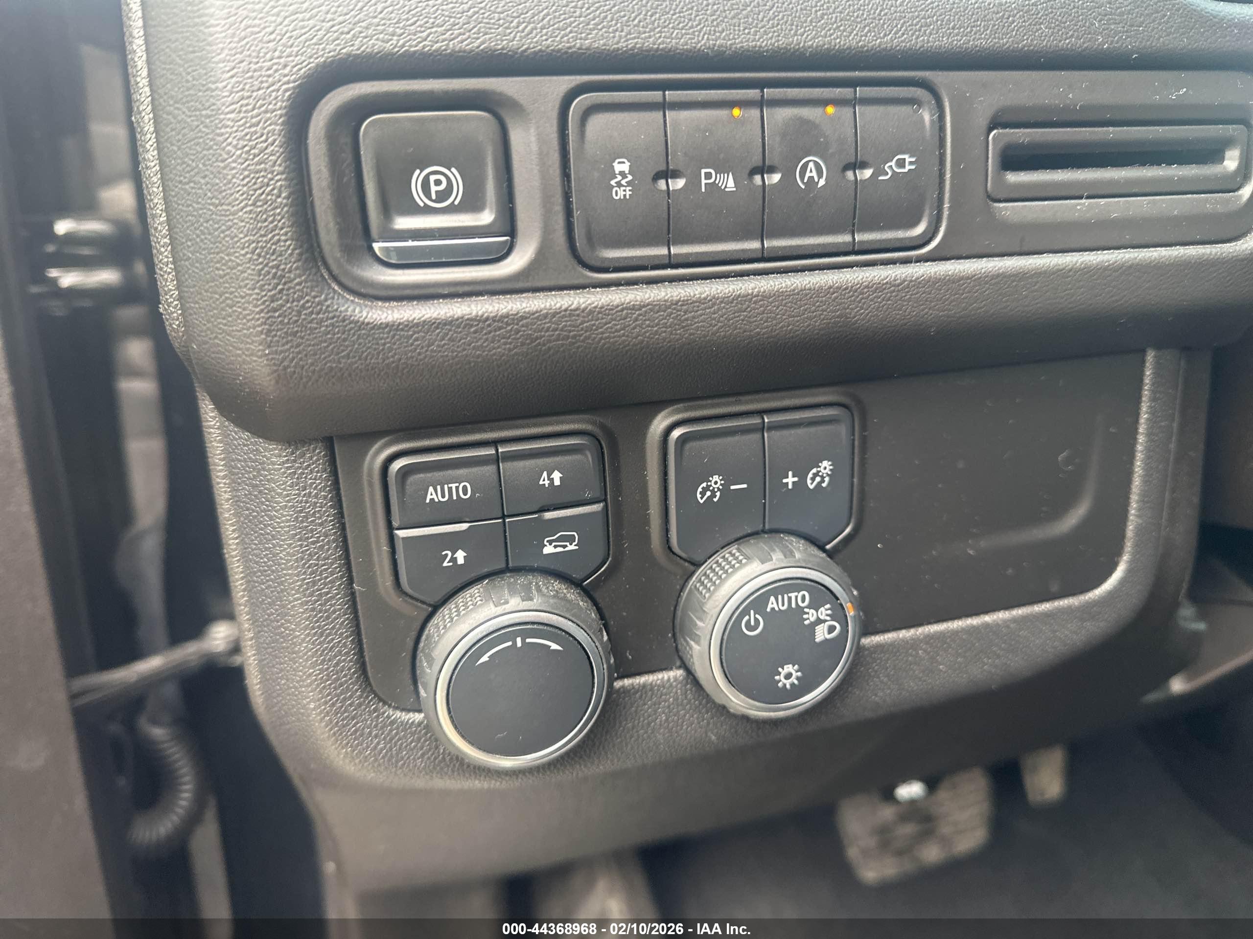 CHEVROLET TAHOE image 6
