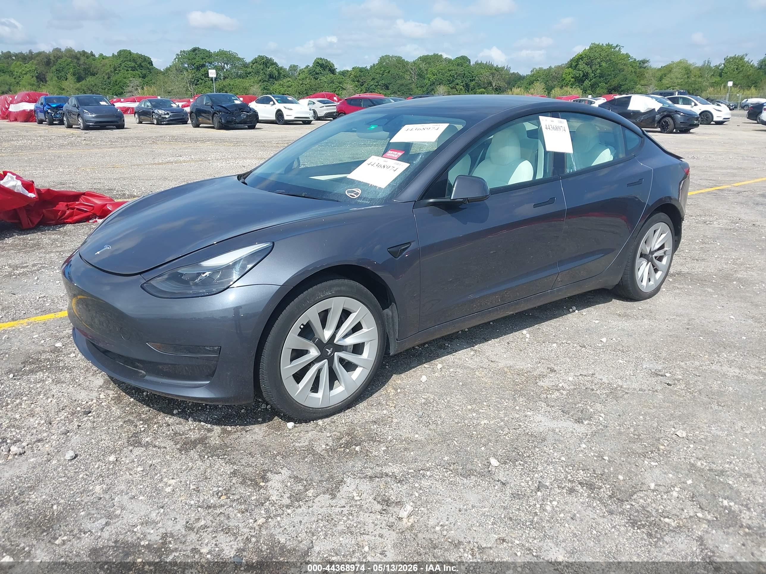 TESLA MODEL image 2