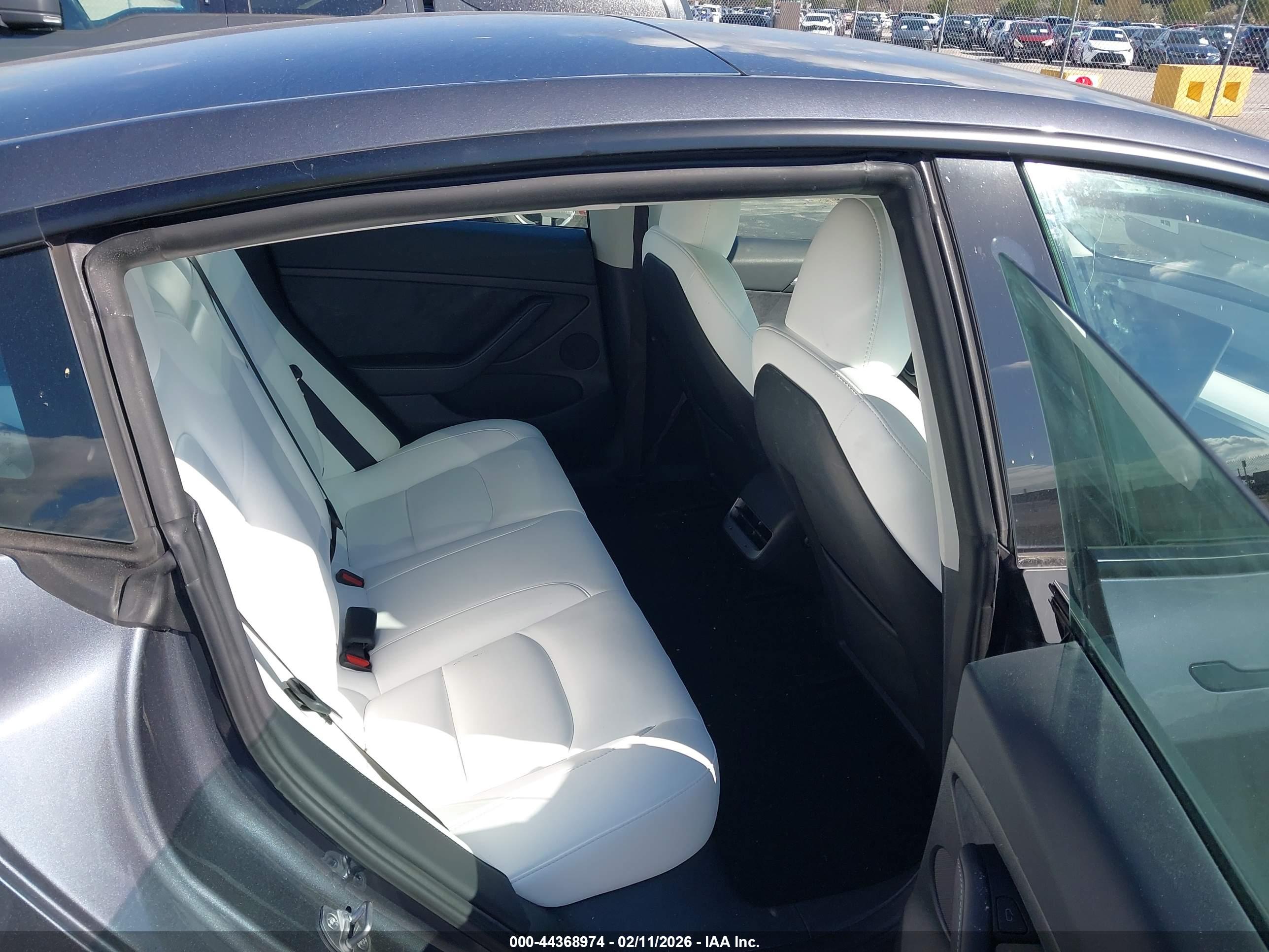 TESLA MODEL image 8