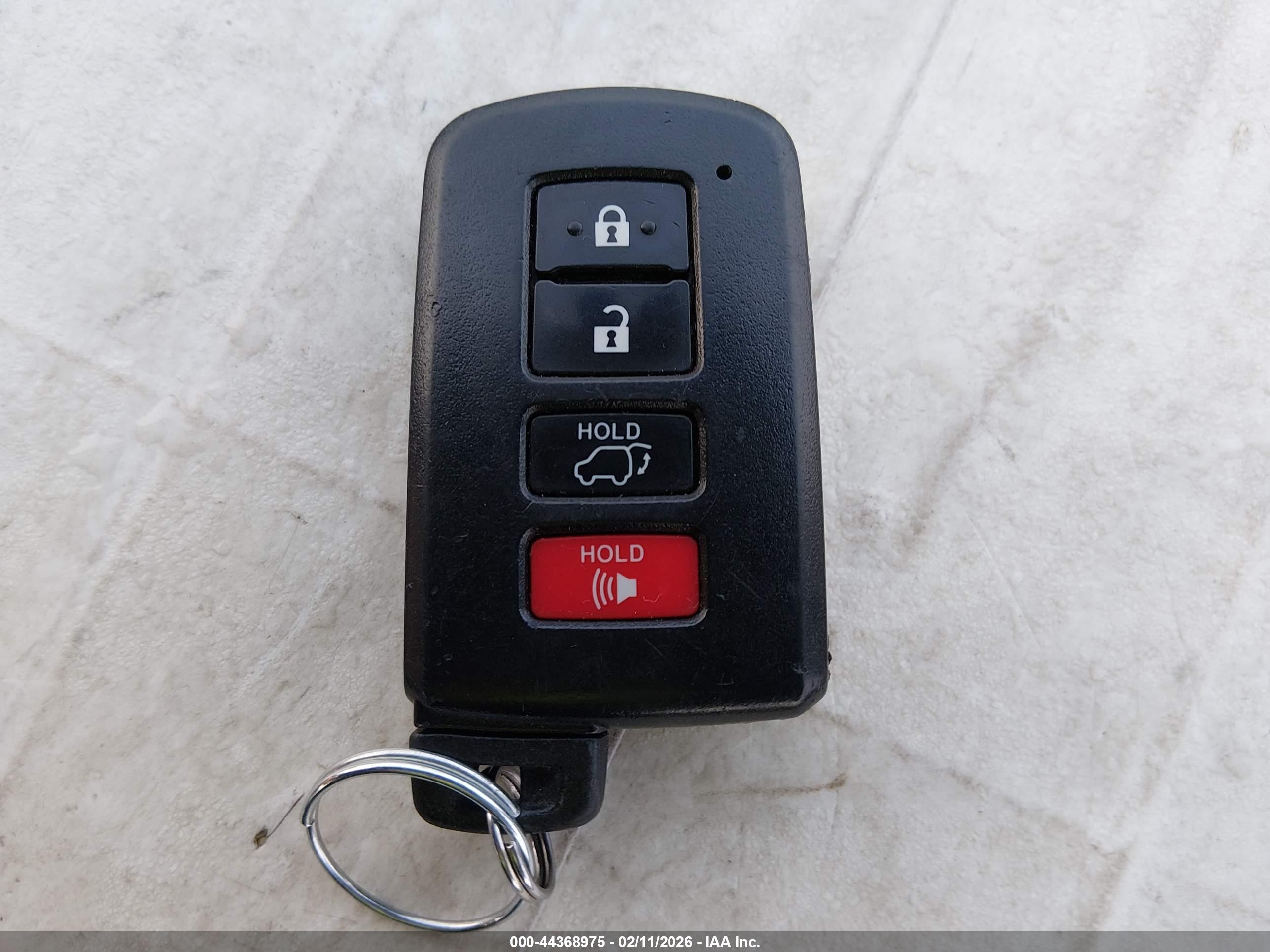 TOYOTA RAV4 image 11