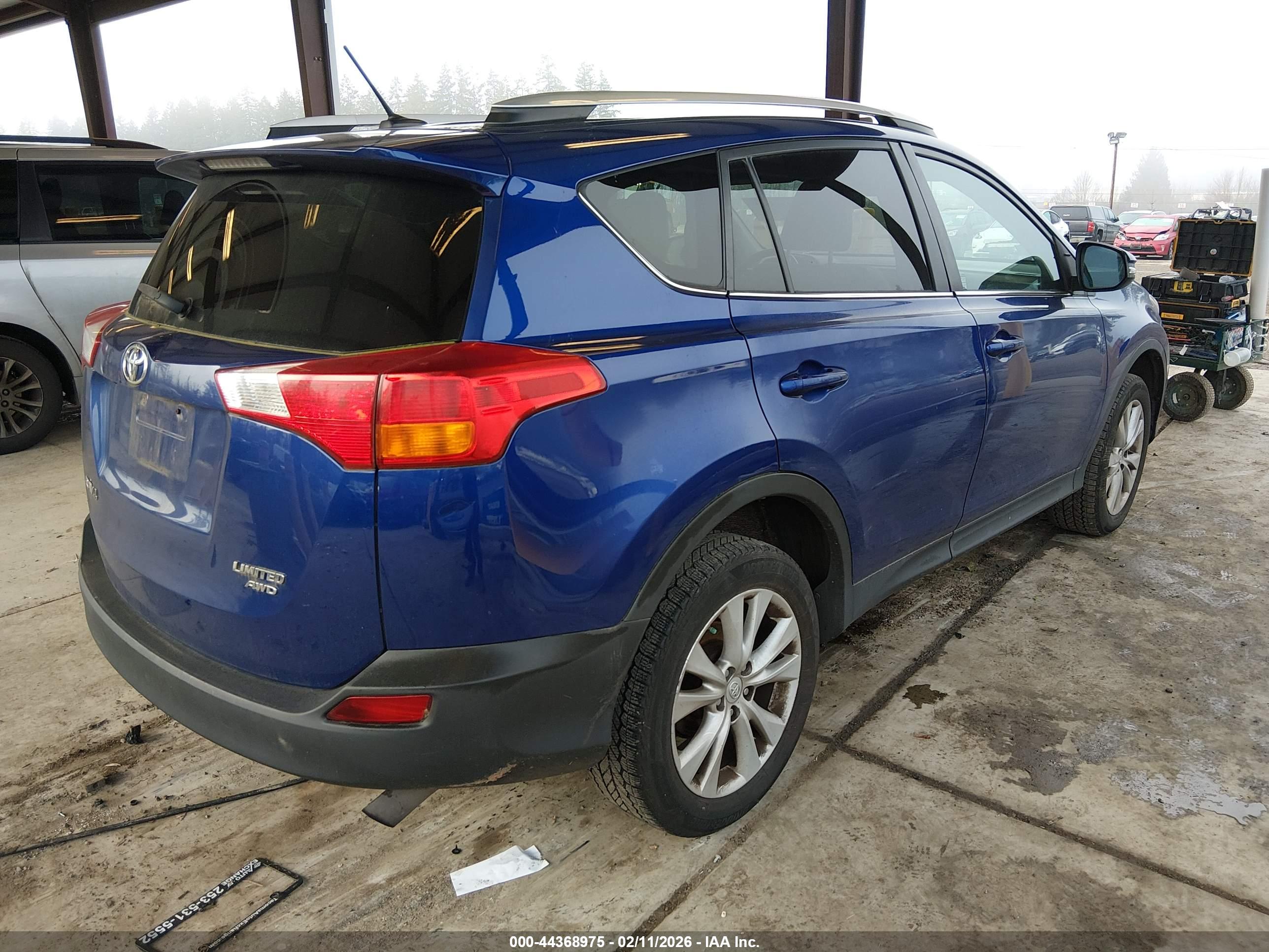 TOYOTA RAV4 image 4