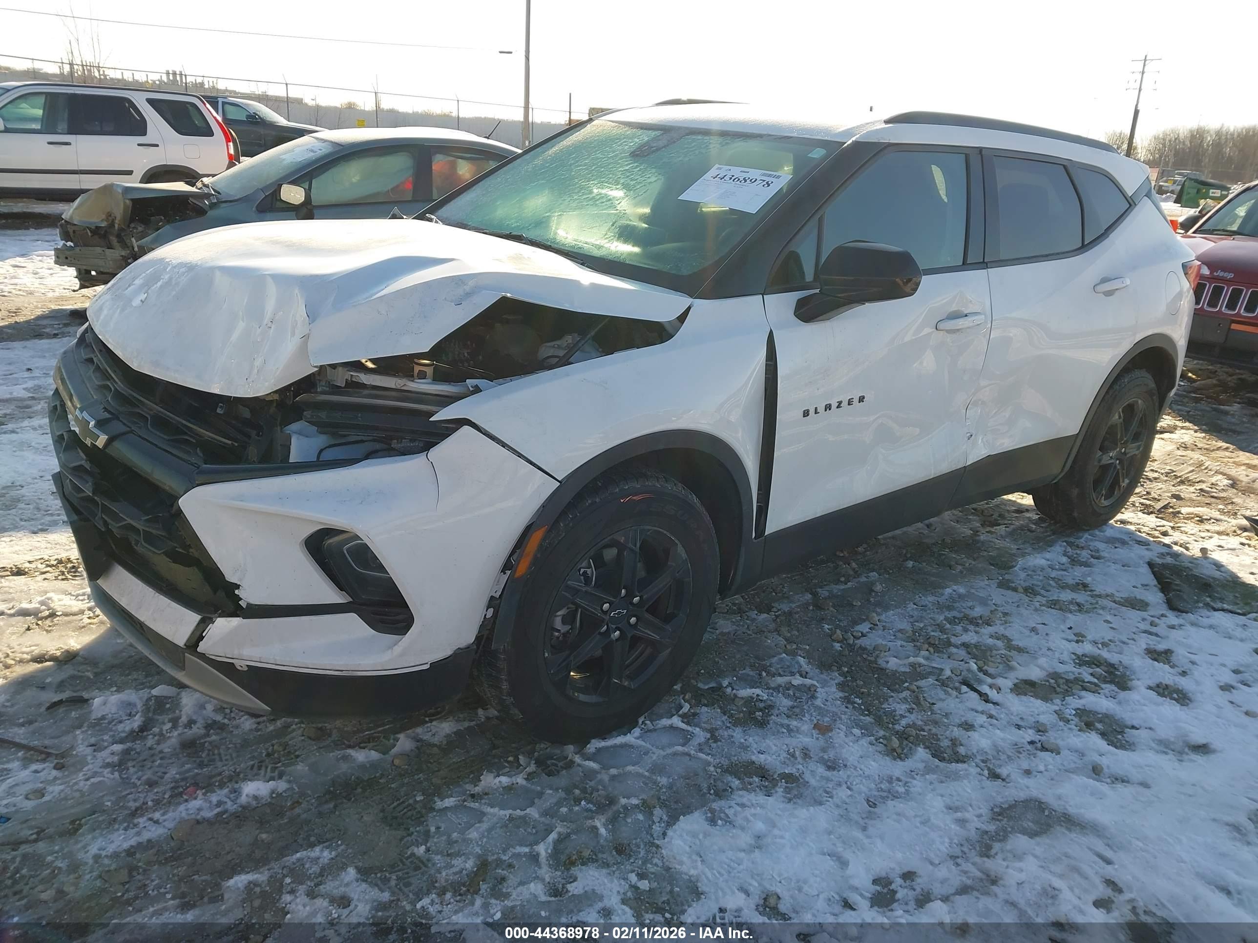 CHEVROLET BLAZER image 2