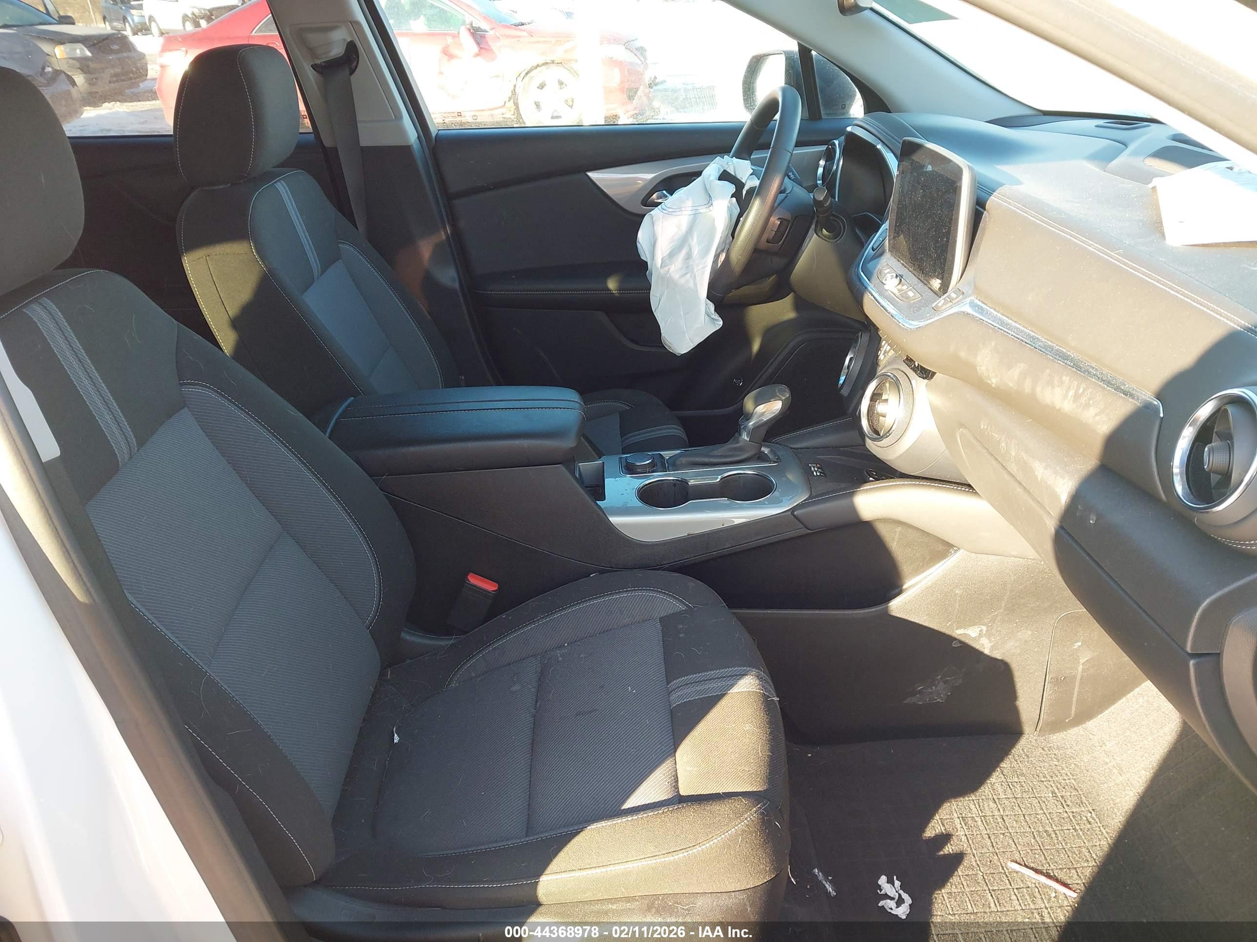 CHEVROLET BLAZER image 5