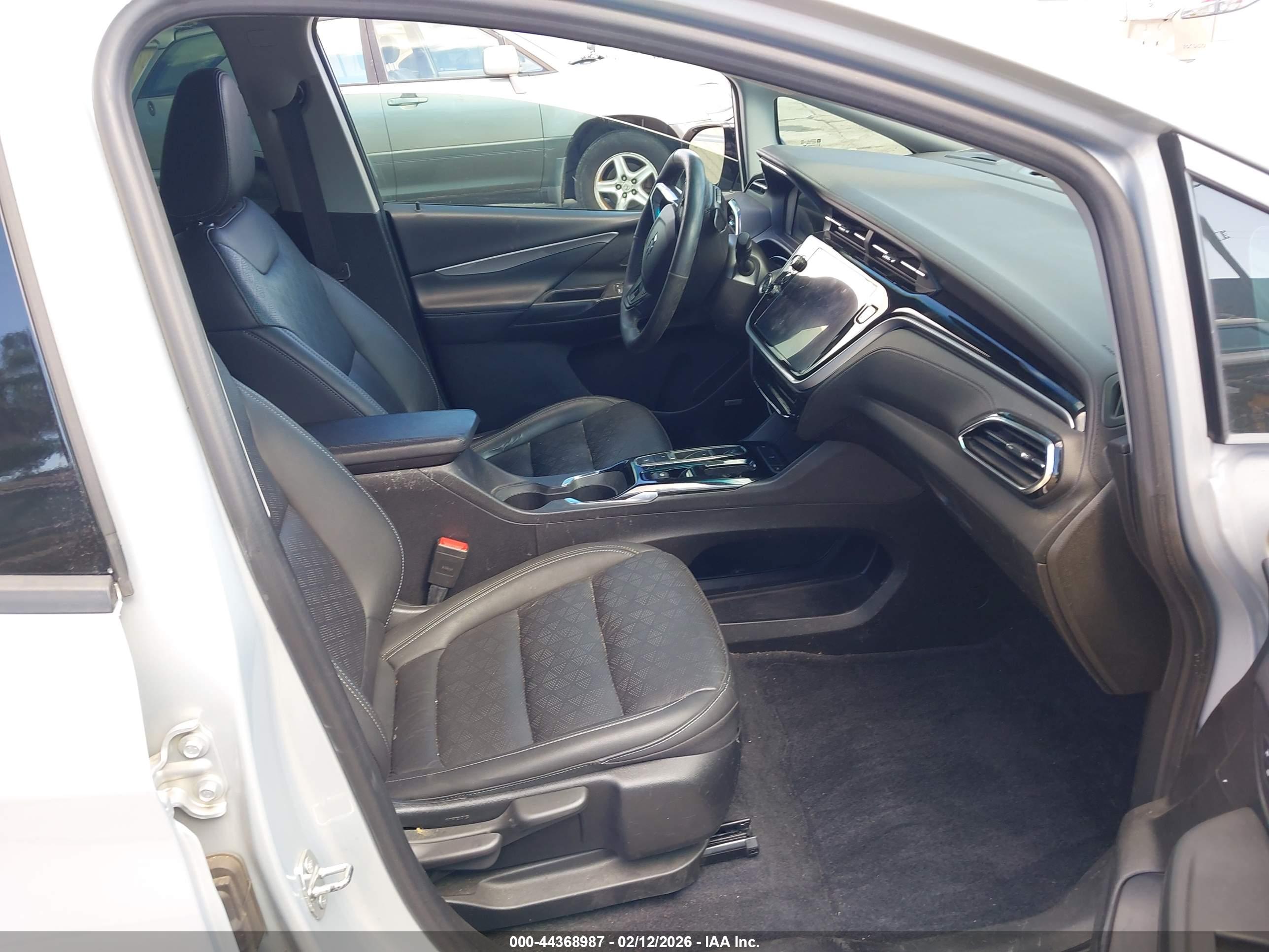 CHEVROLET BOLT image 5