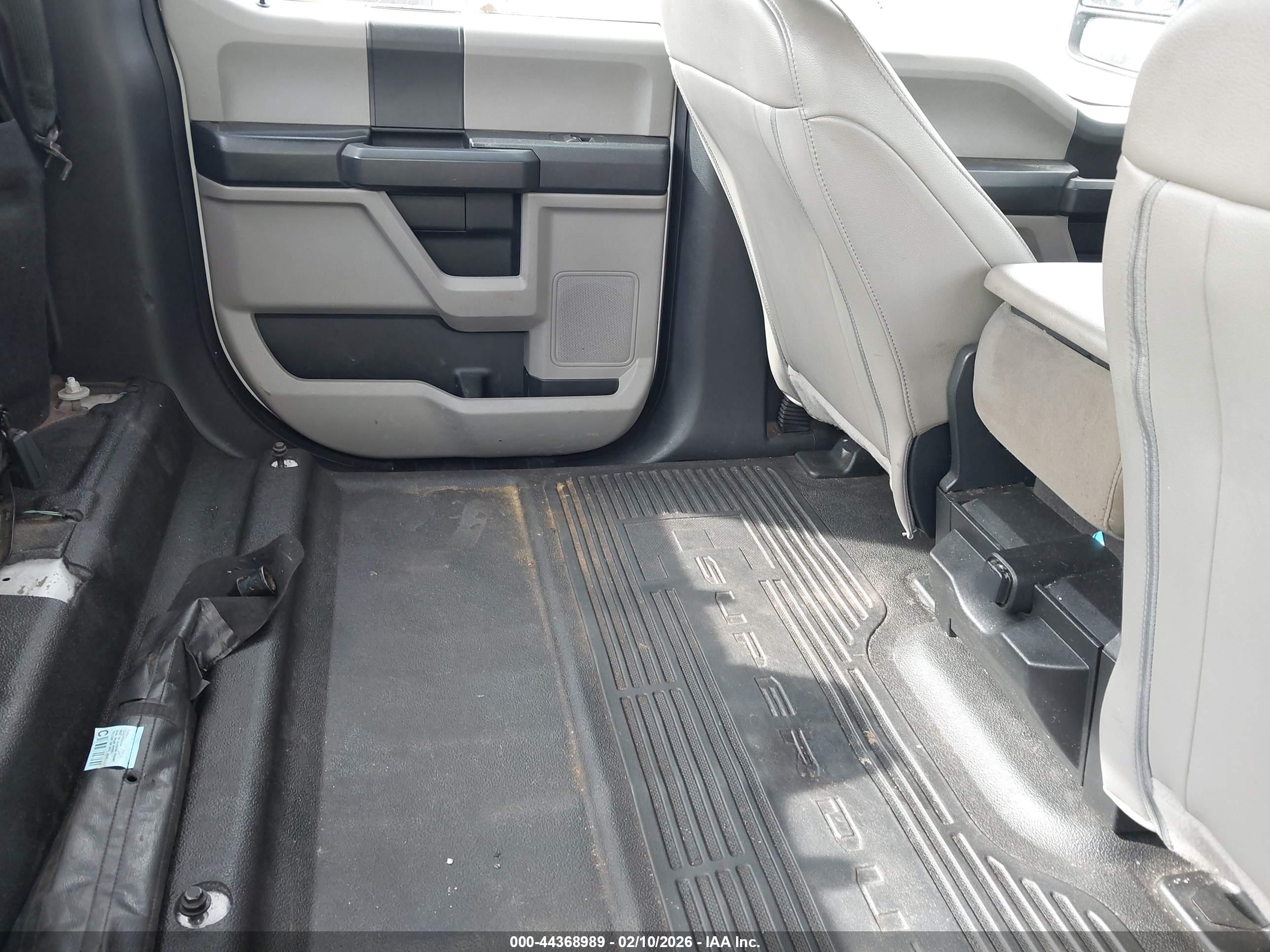 FORD F-350 image 8