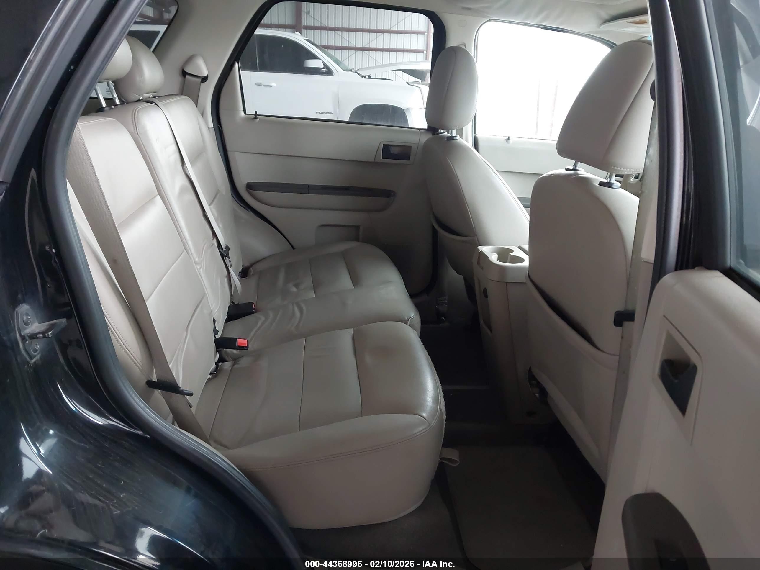 FORD ESCAPE image 8