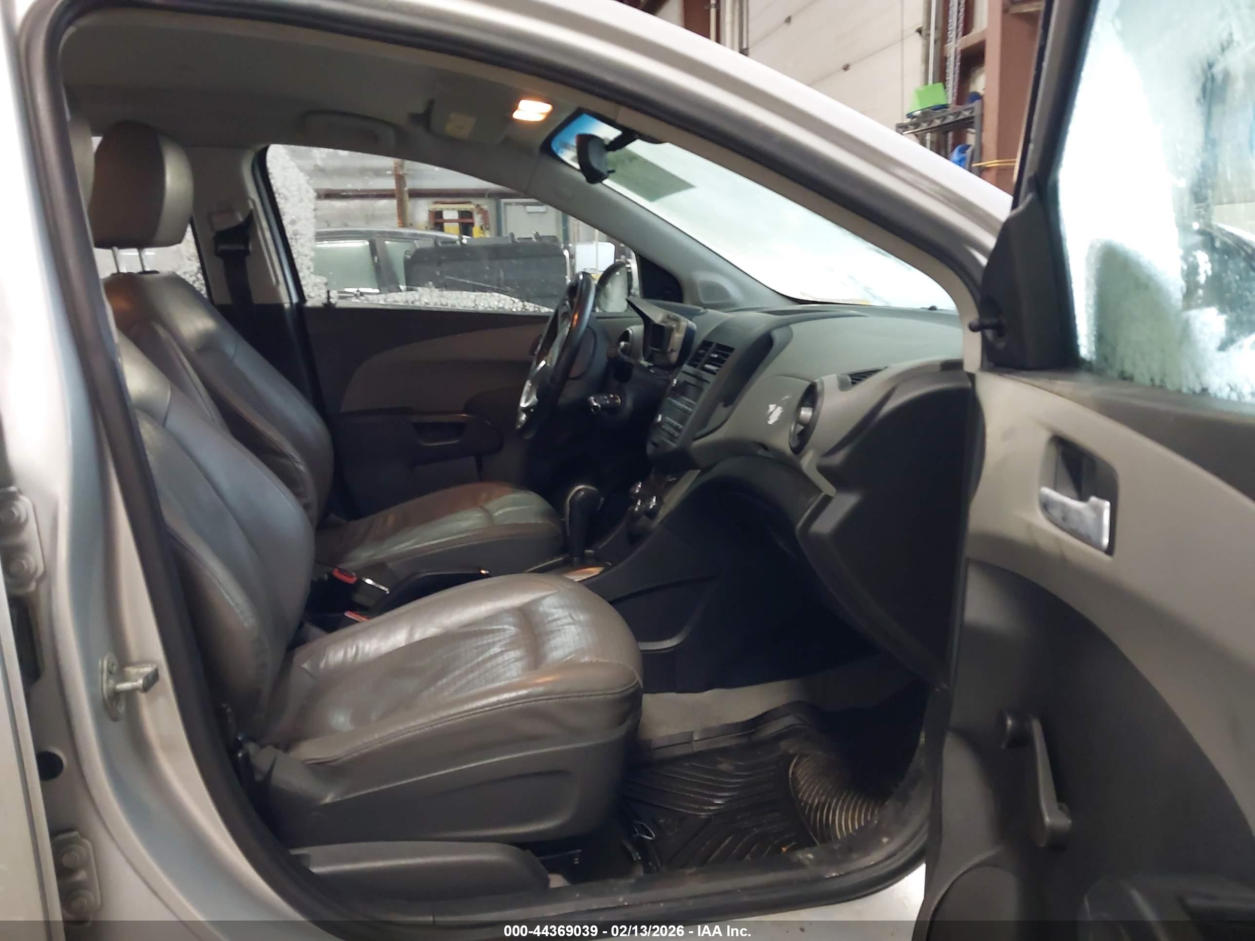 CHEVROLET SONIC image 5