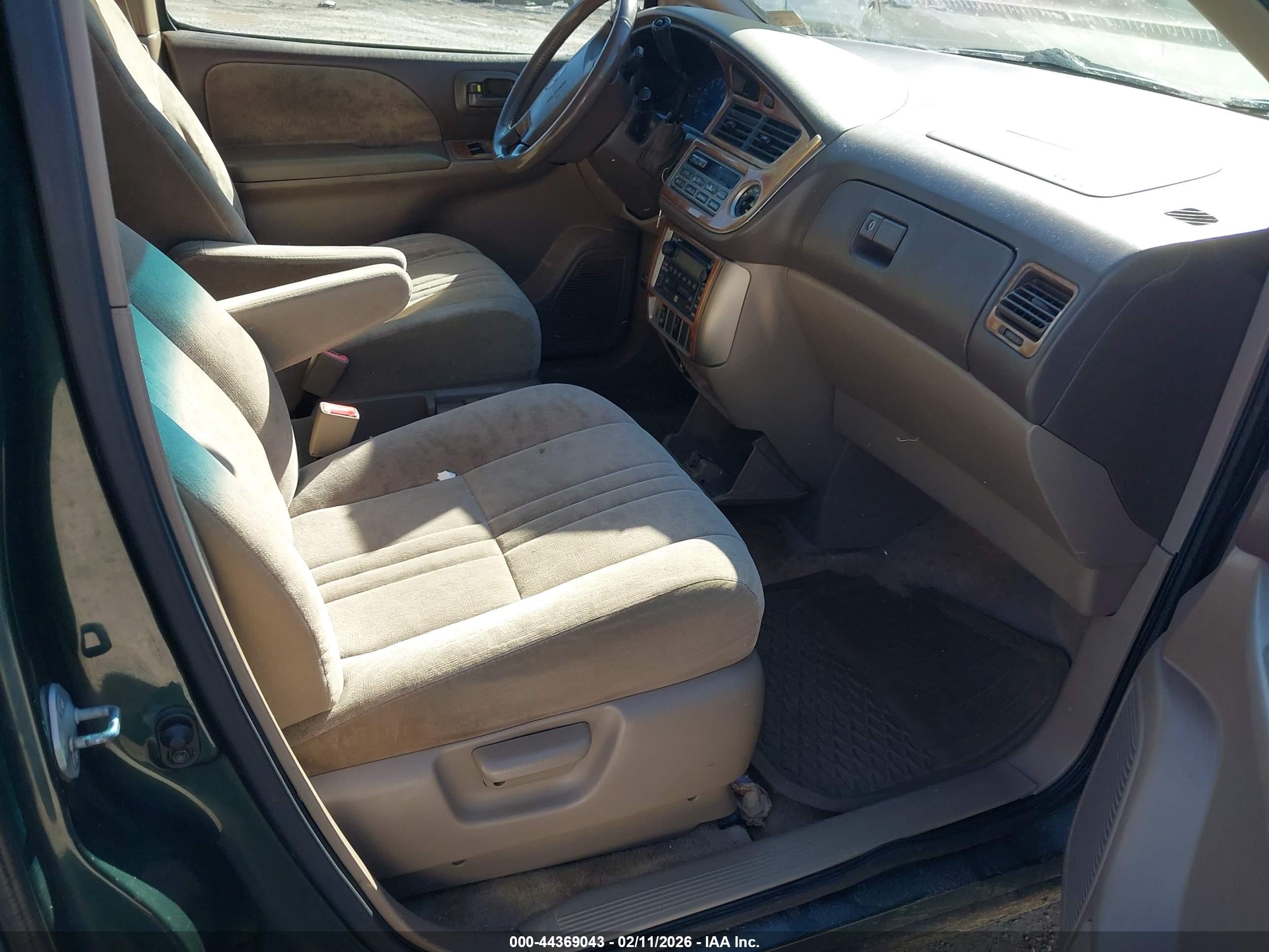 TOYOTA SIENNA image 5