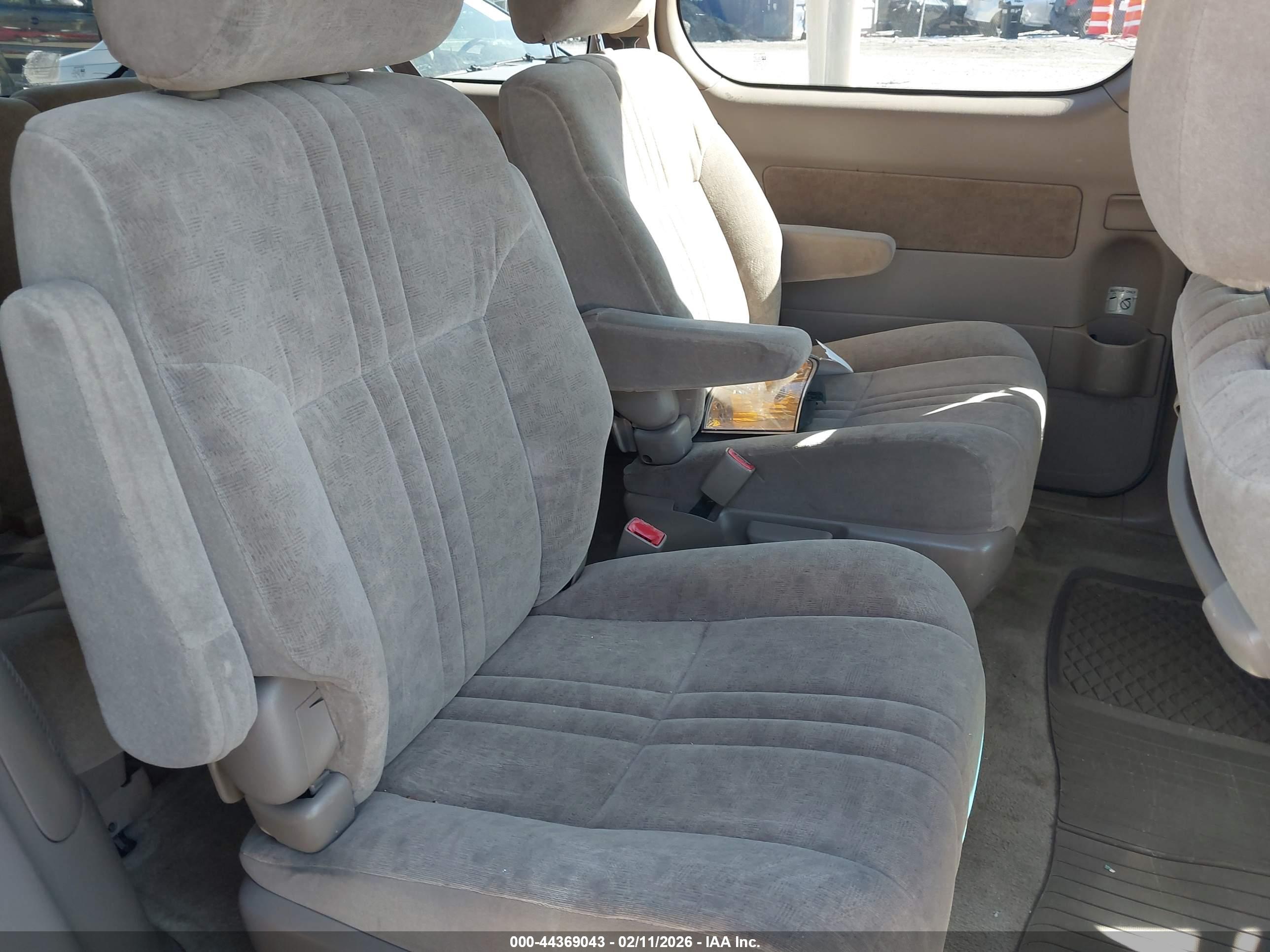 TOYOTA SIENNA image 8