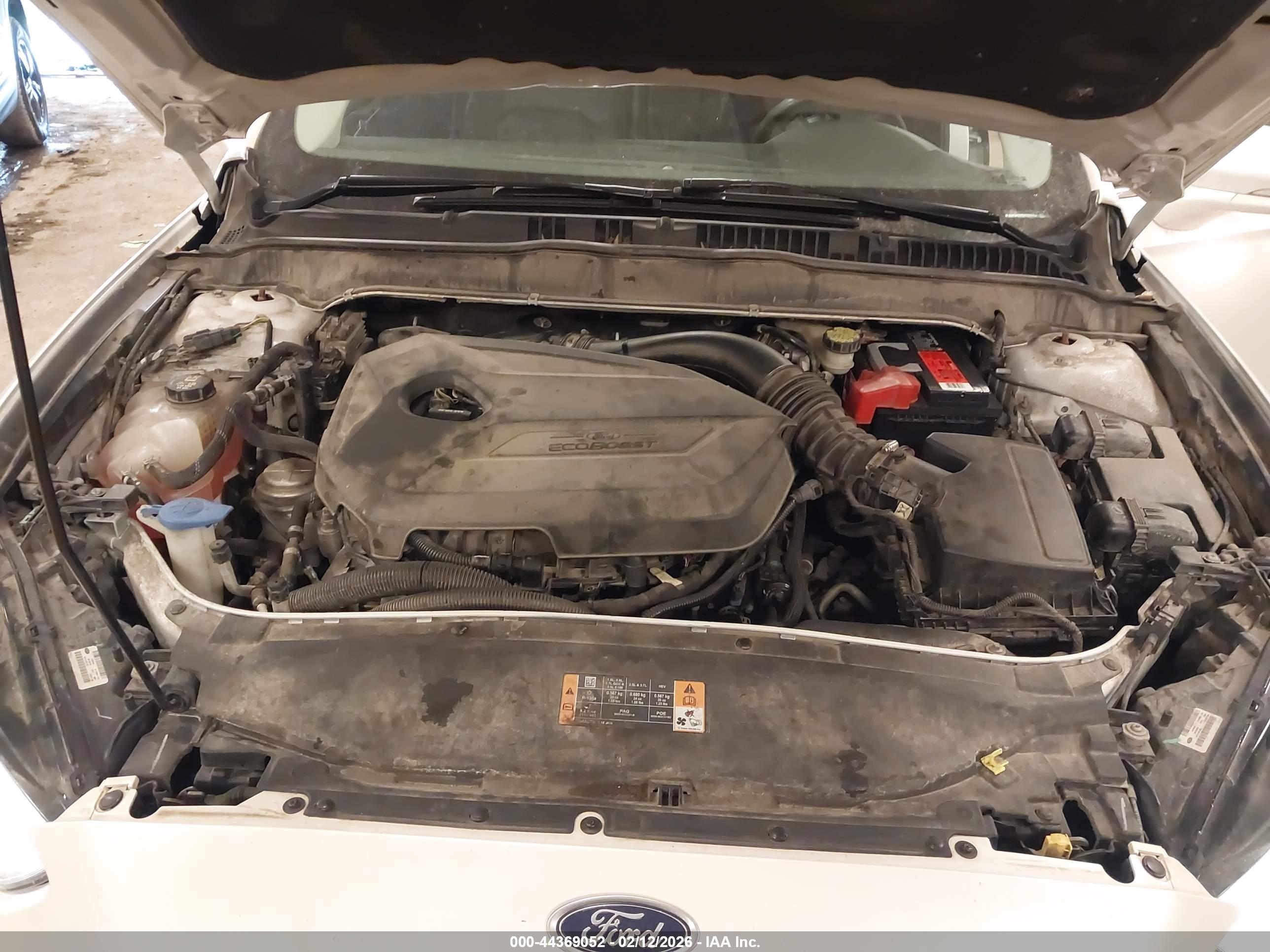 FORD FUSION image 10