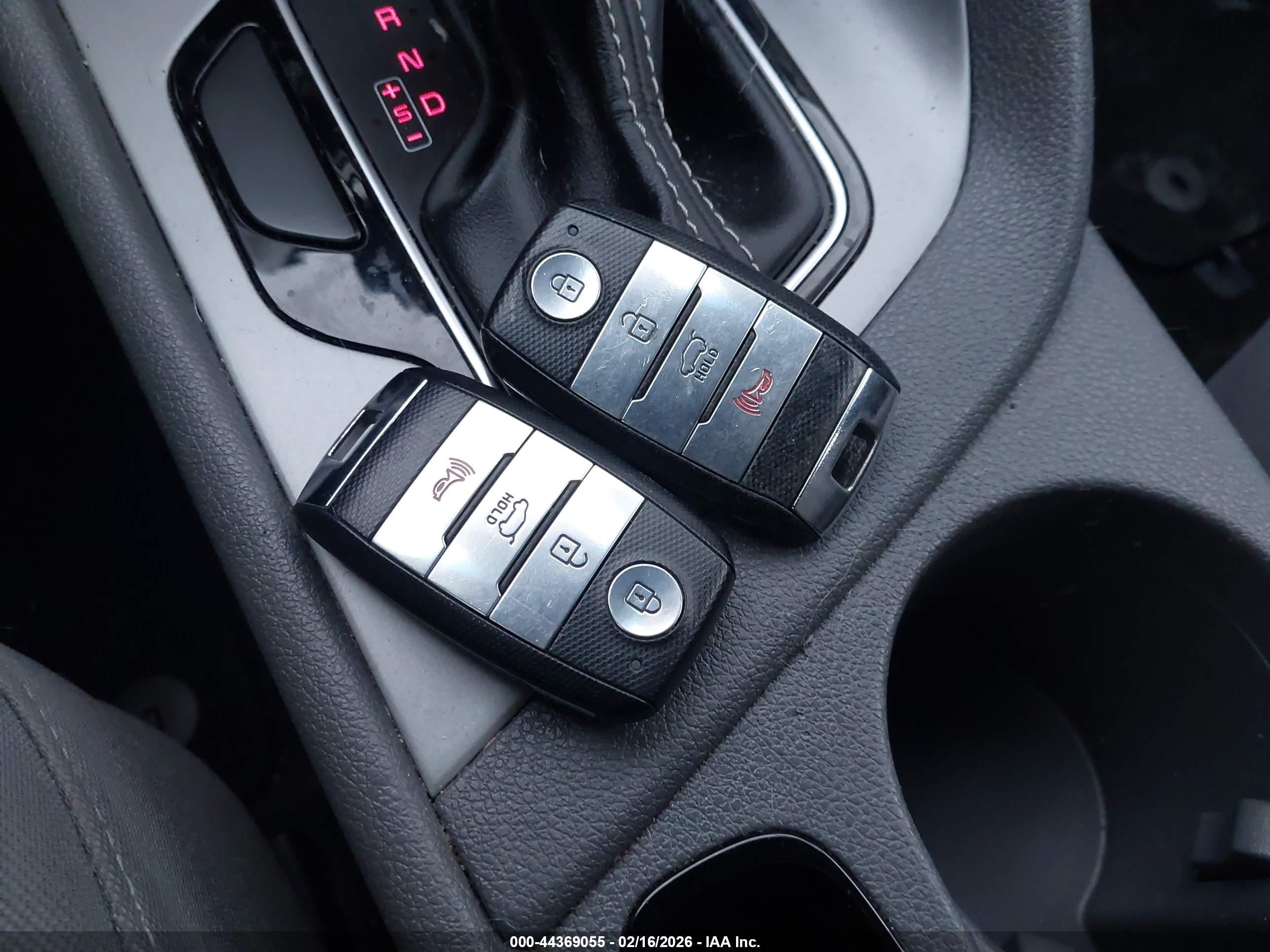 KIA NIRO image 11