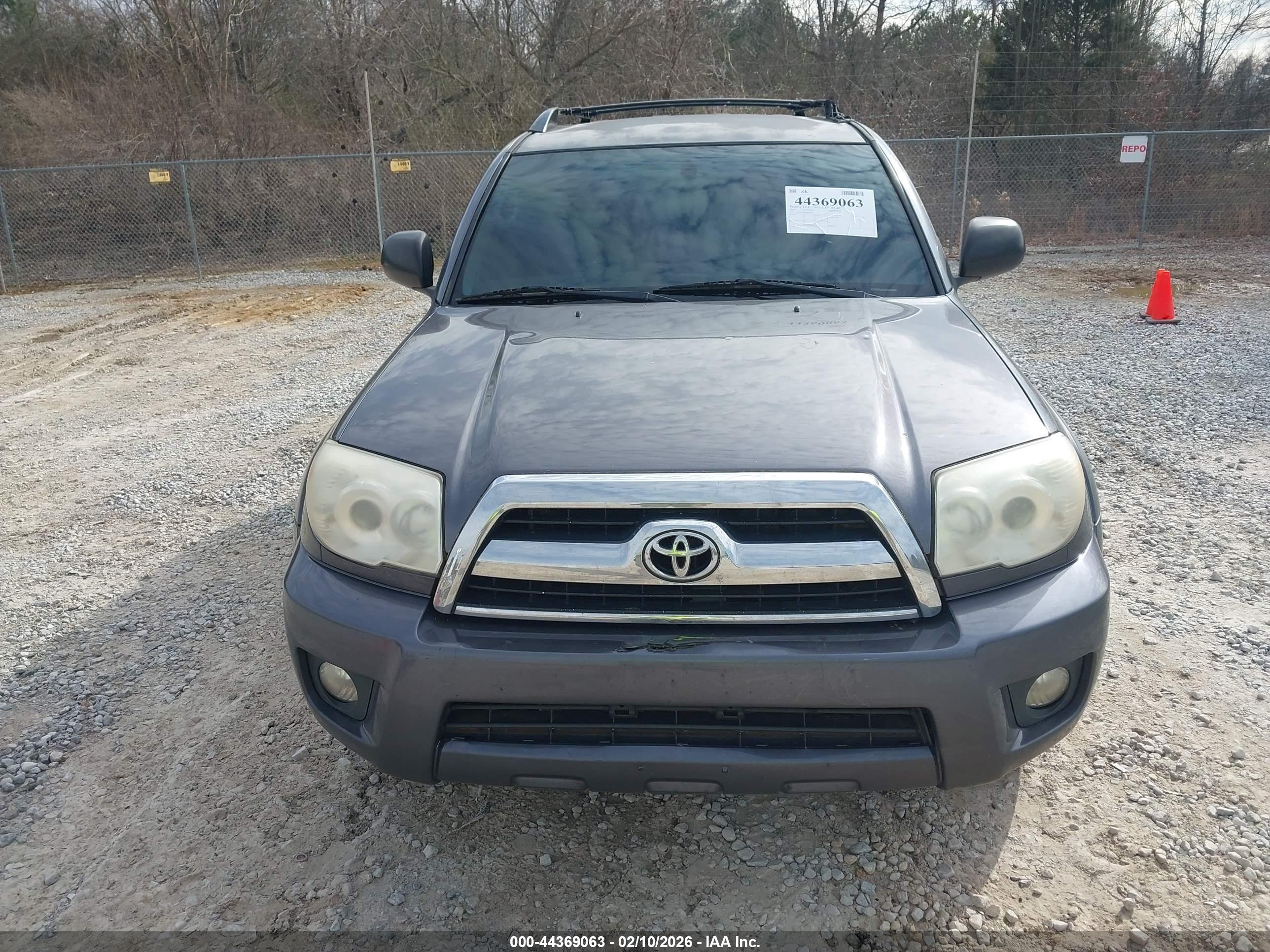 TOYOTA 4RUNNER image 6