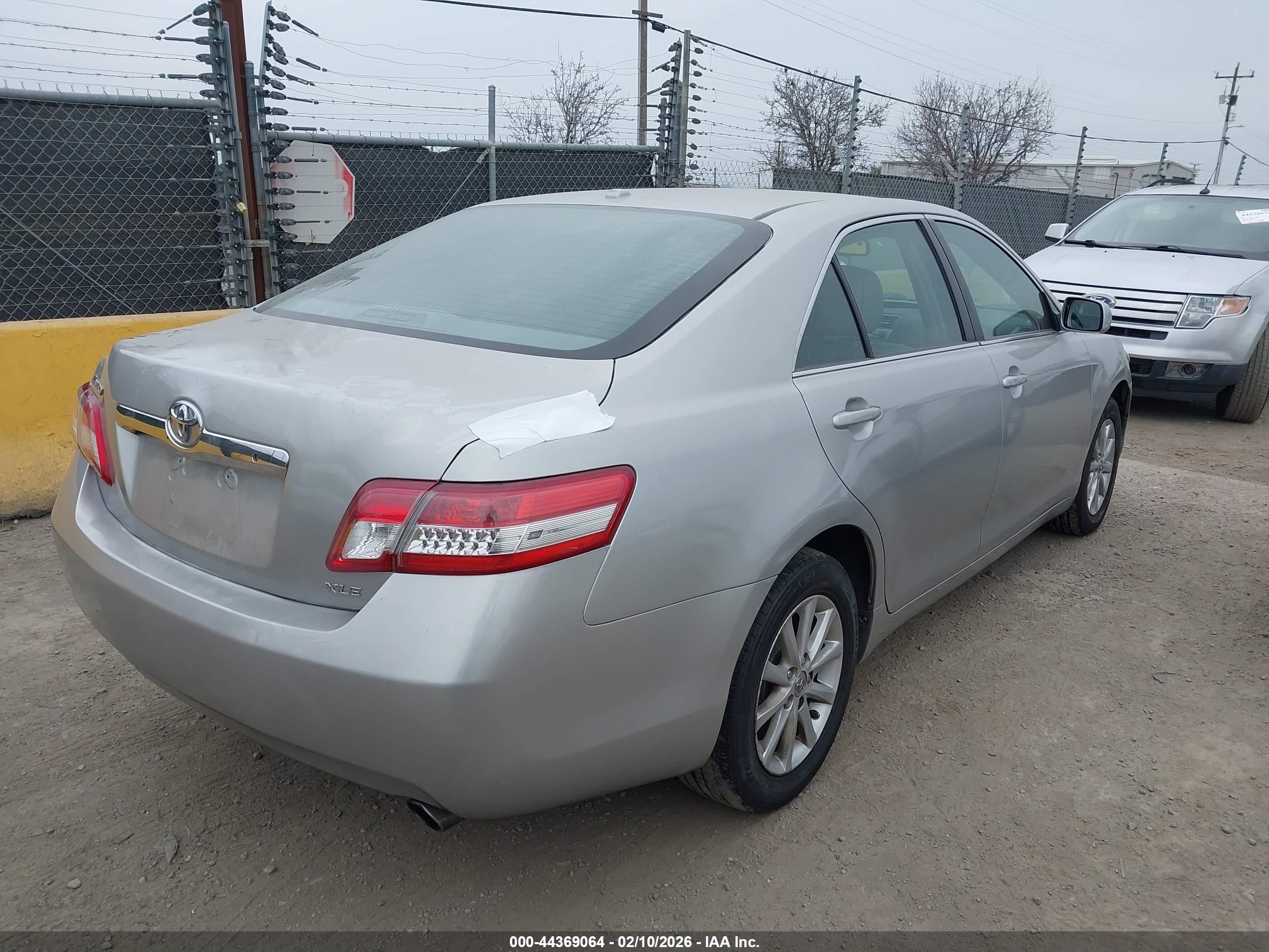 TOYOTA CAMRY image 4