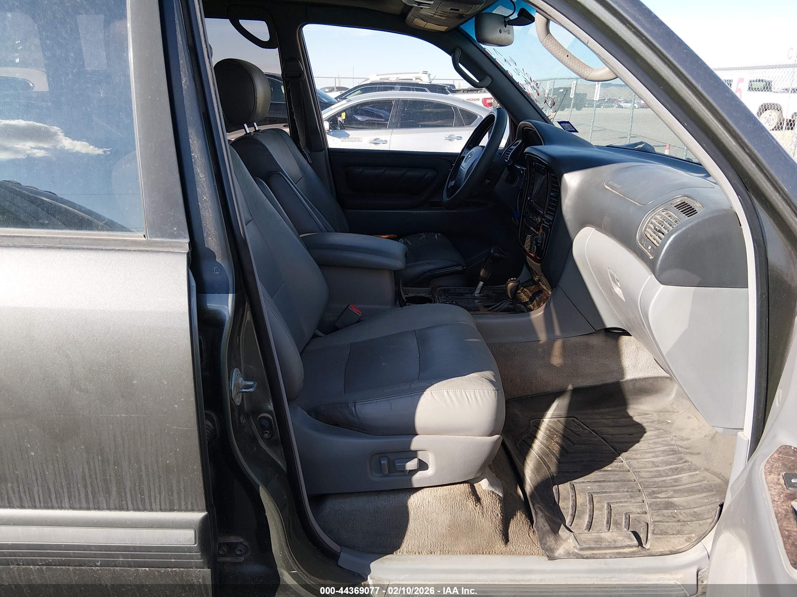 TOYOTA LAND image 5