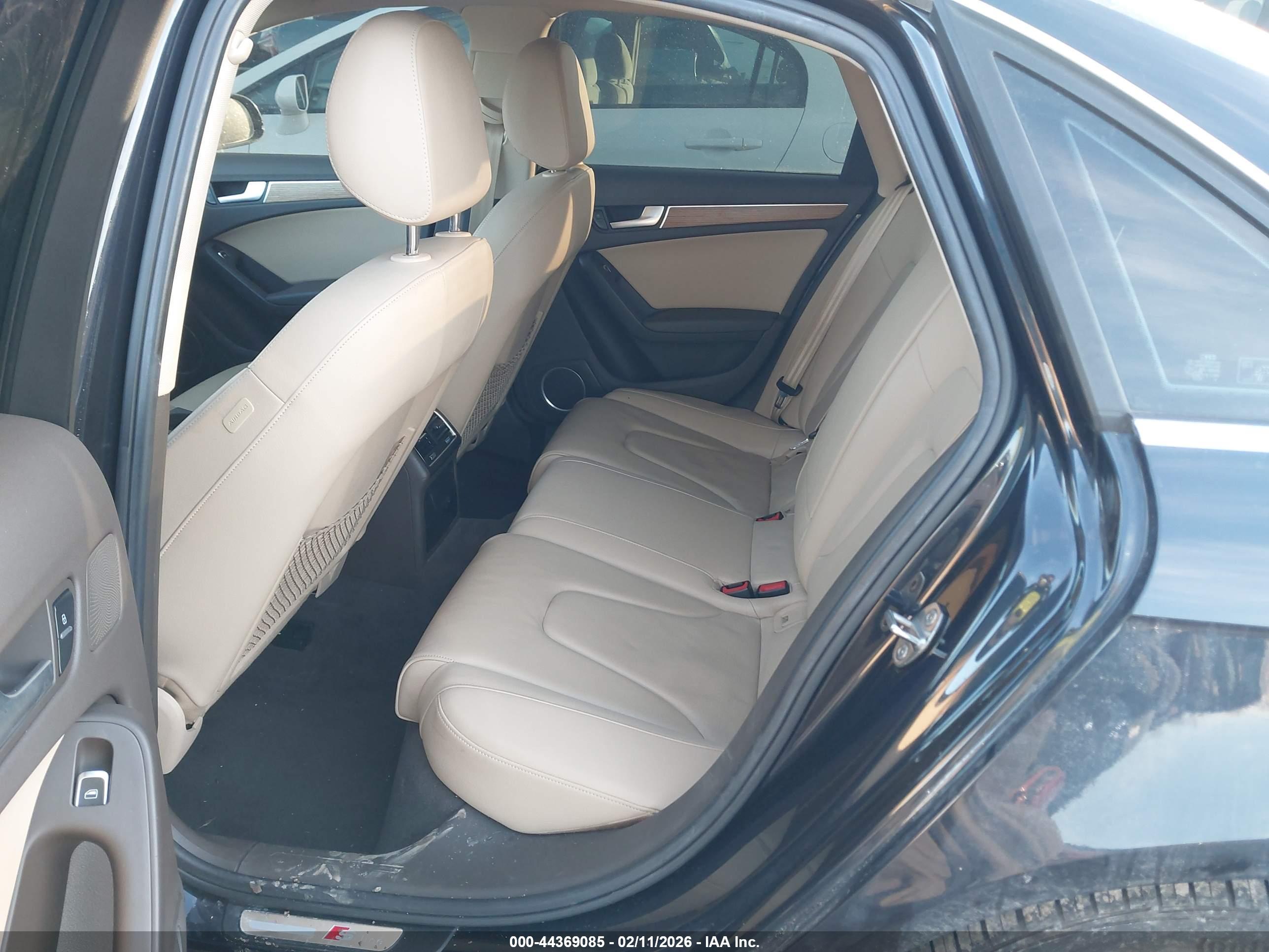 AUDI A4 image 8