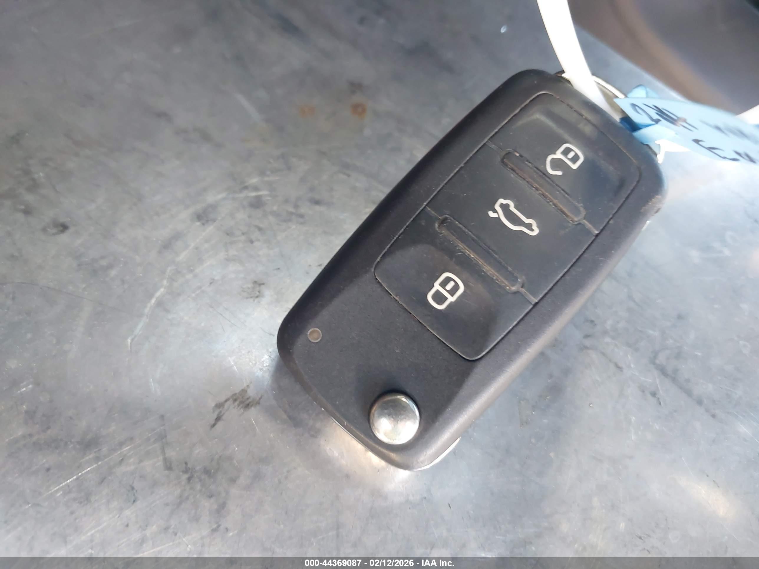 VOLKSWAGEN EOS image 11