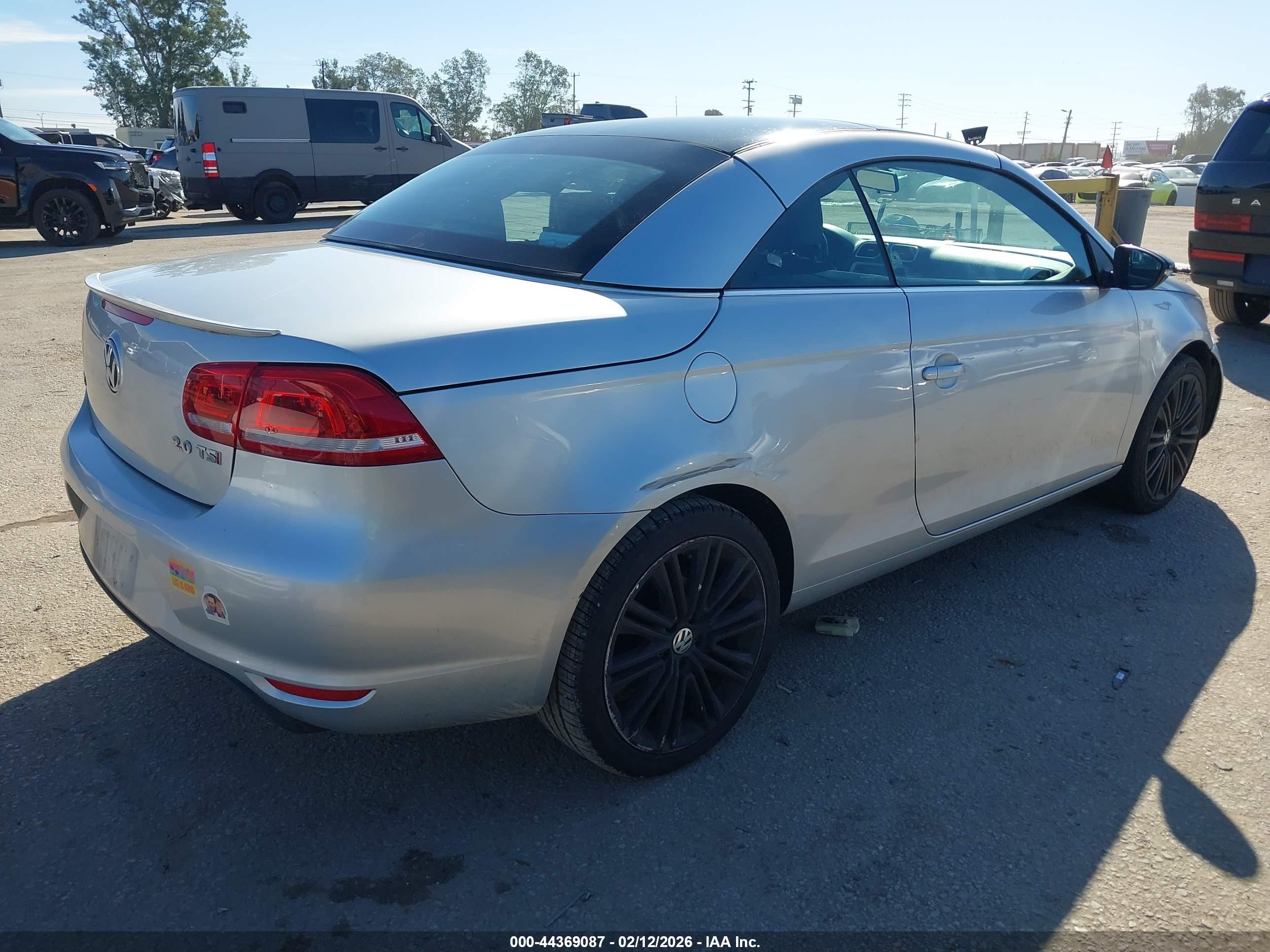 VOLKSWAGEN EOS image 4