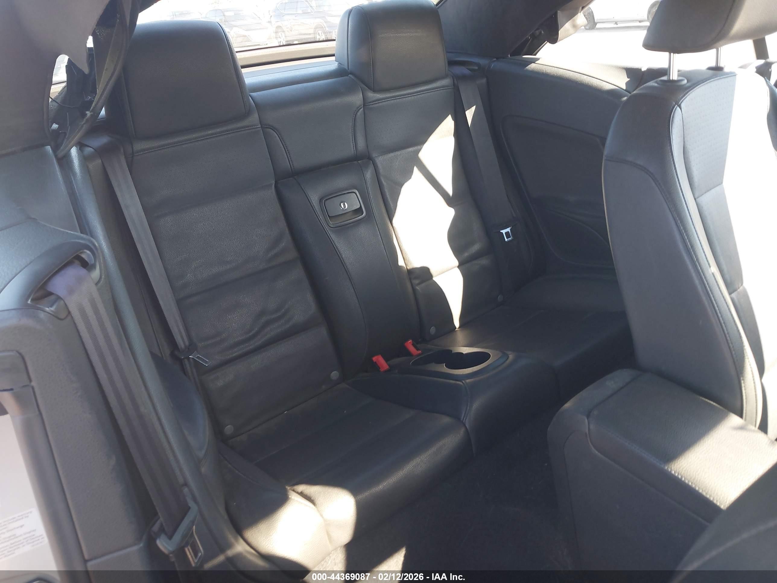 VOLKSWAGEN EOS image 8