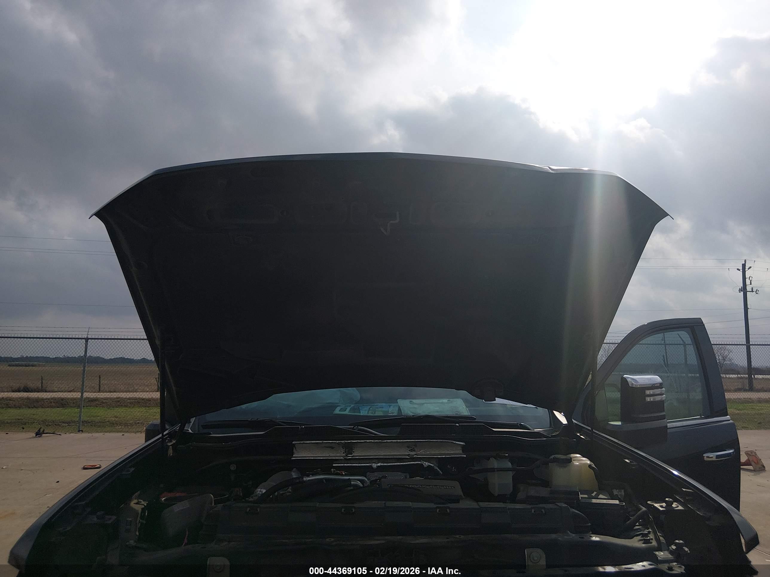 CHEVROLET SILVERADO image 10