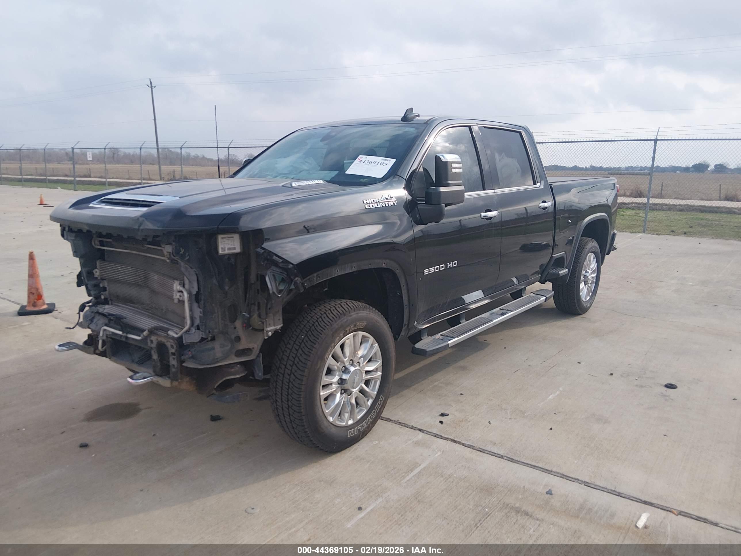 CHEVROLET SILVERADO image 2