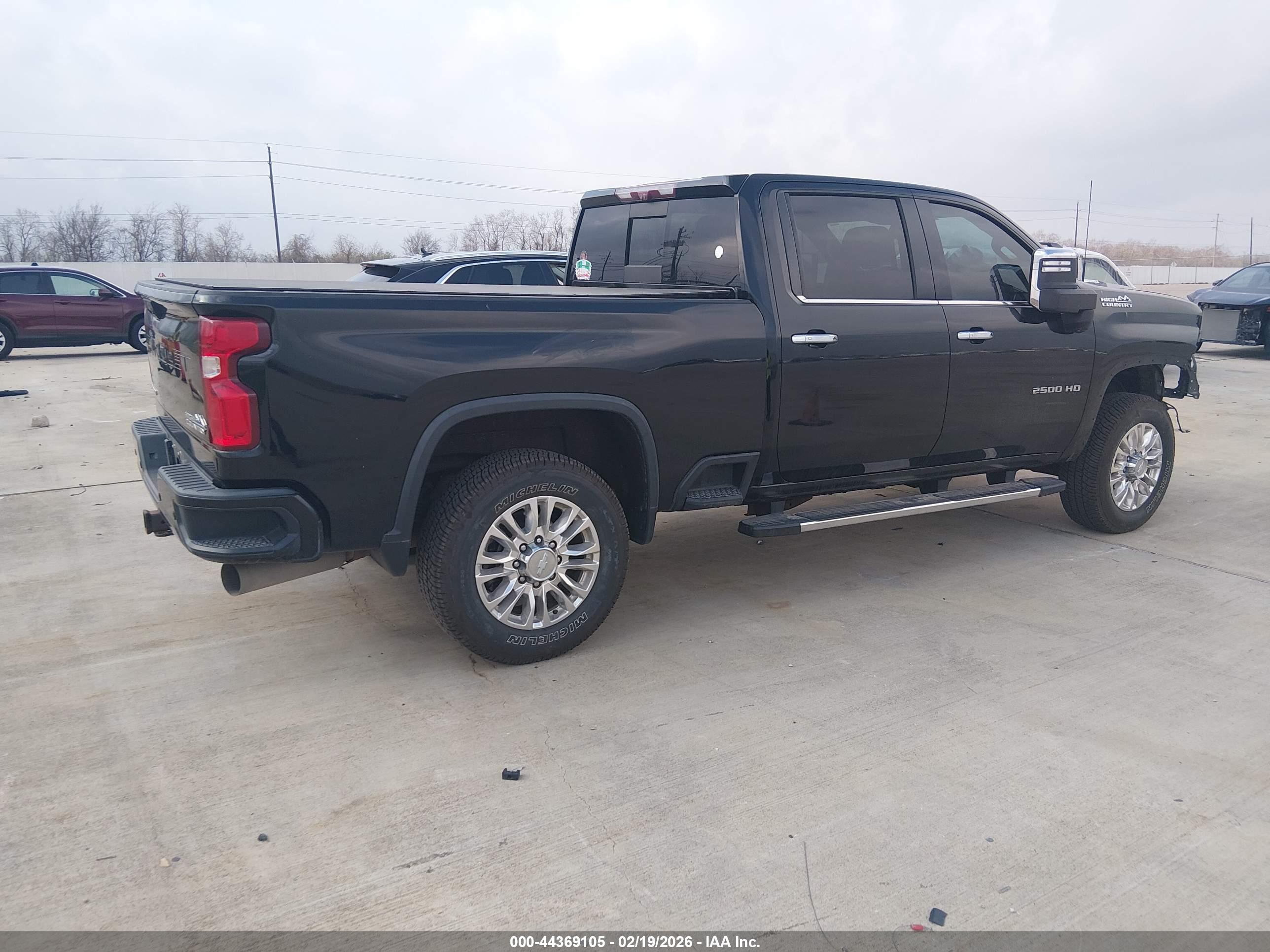 CHEVROLET SILVERADO image 4