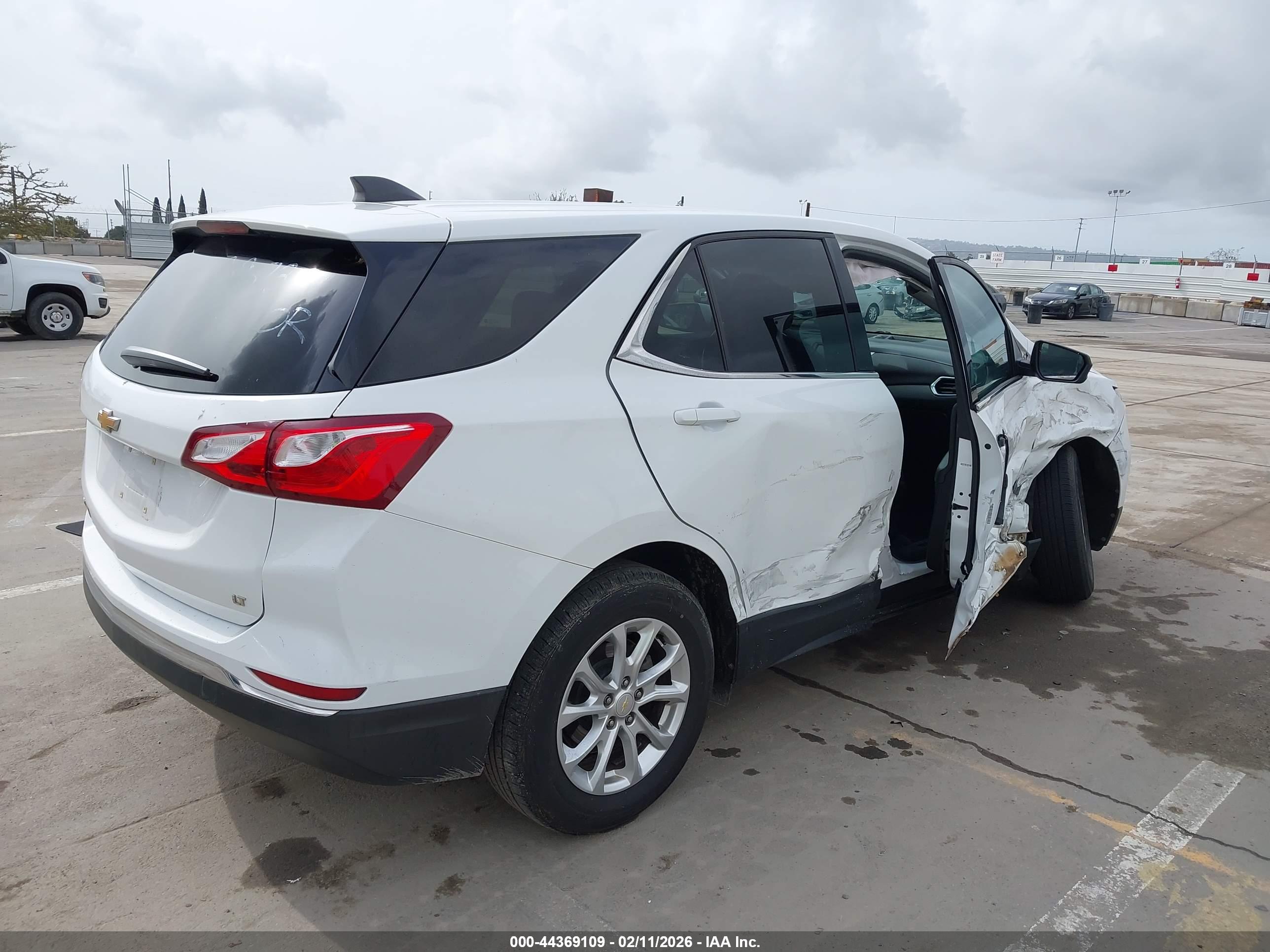 CHEVROLET EQUINOX image 4