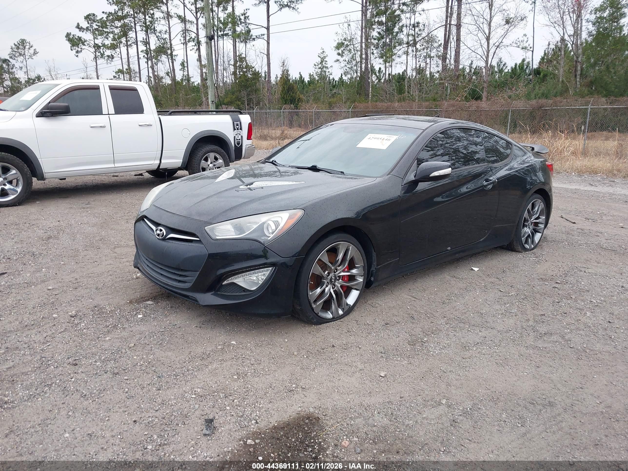 HYUNDAI GENESIS image 2