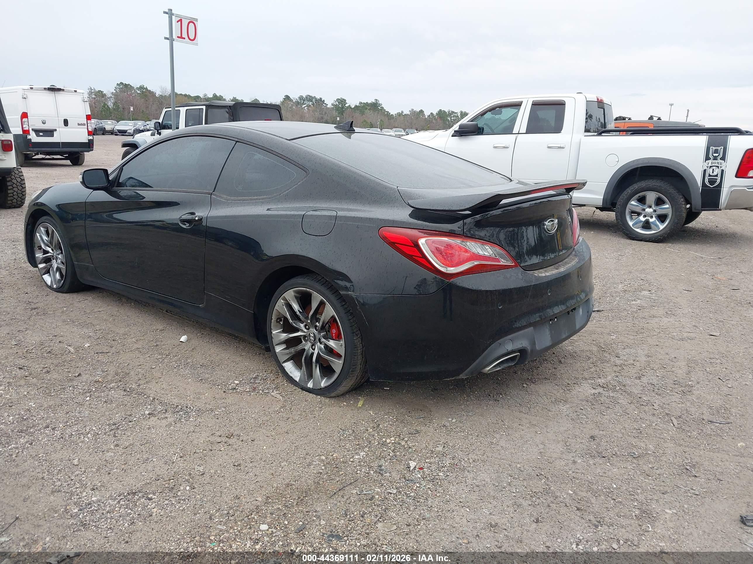 HYUNDAI GENESIS image 3