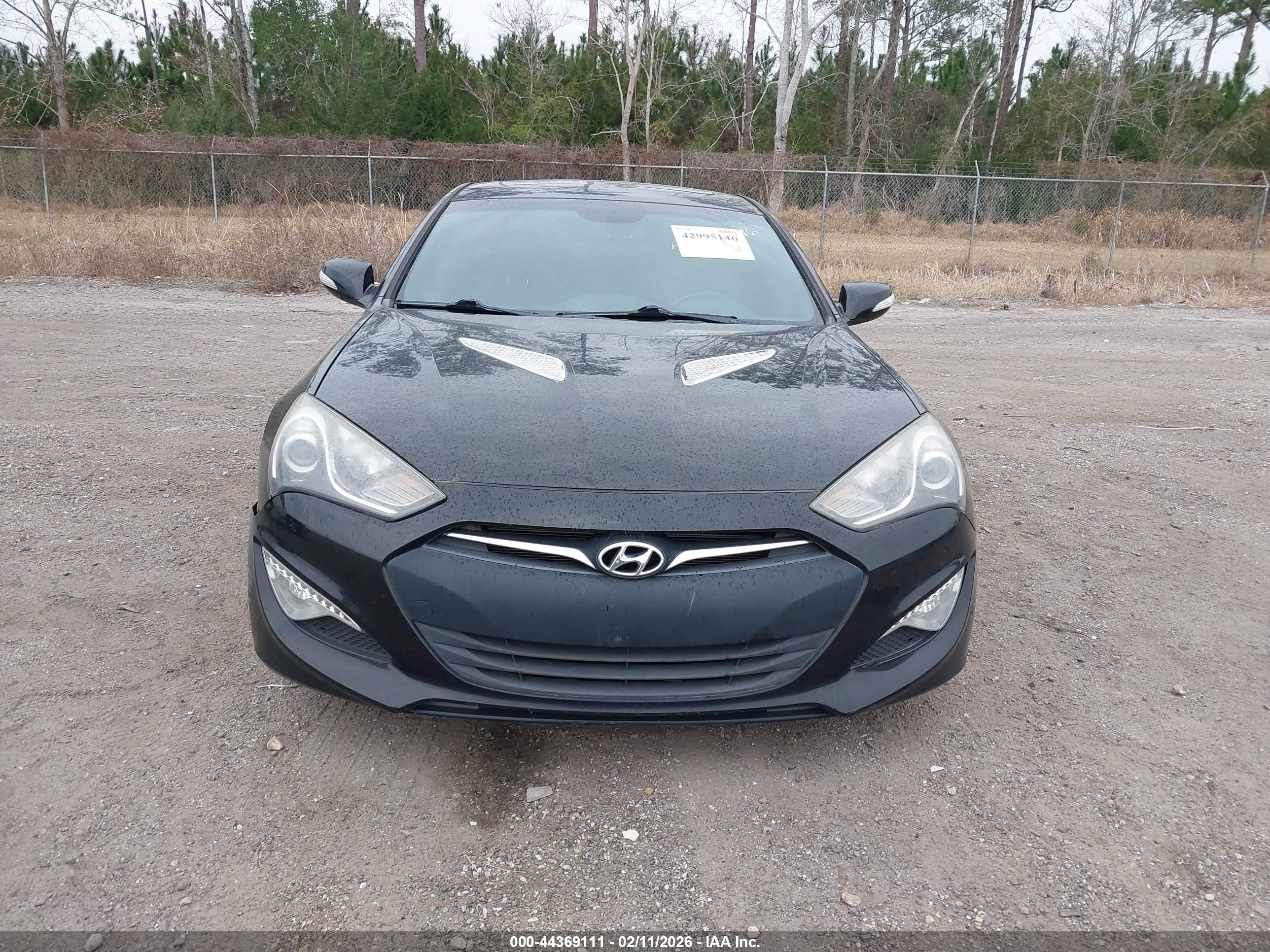 HYUNDAI GENESIS image 6