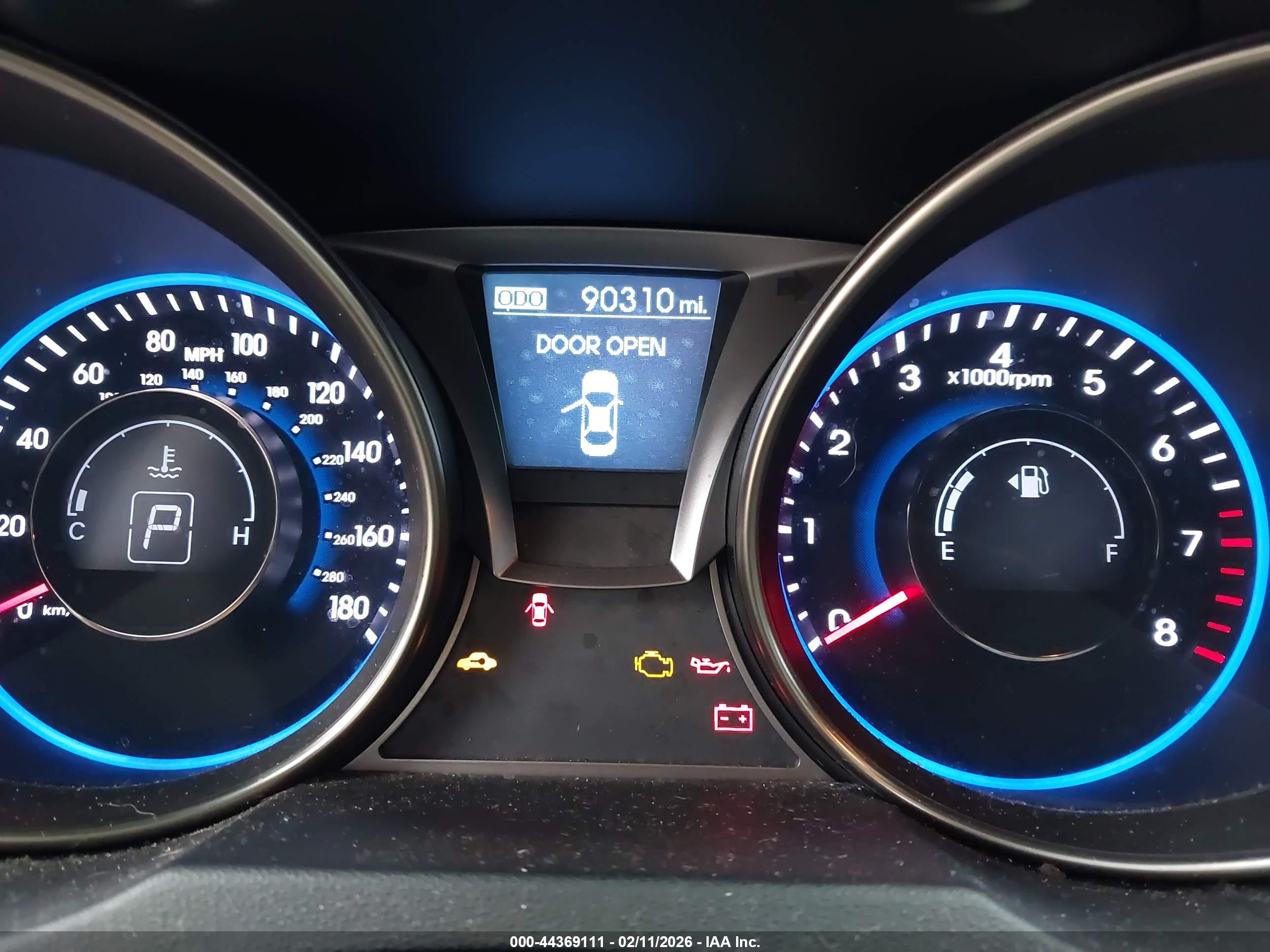 HYUNDAI GENESIS image 7