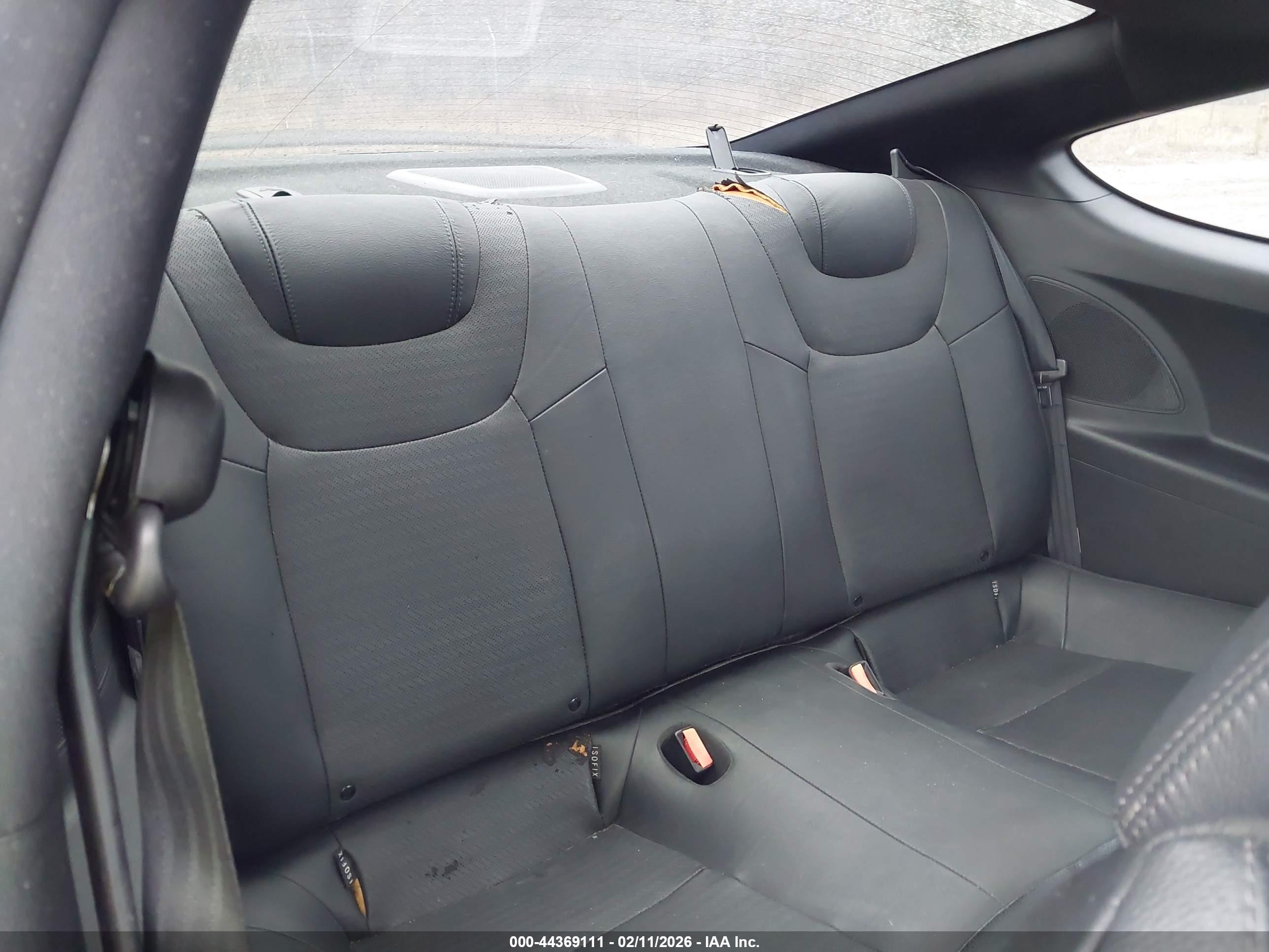 HYUNDAI GENESIS image 8