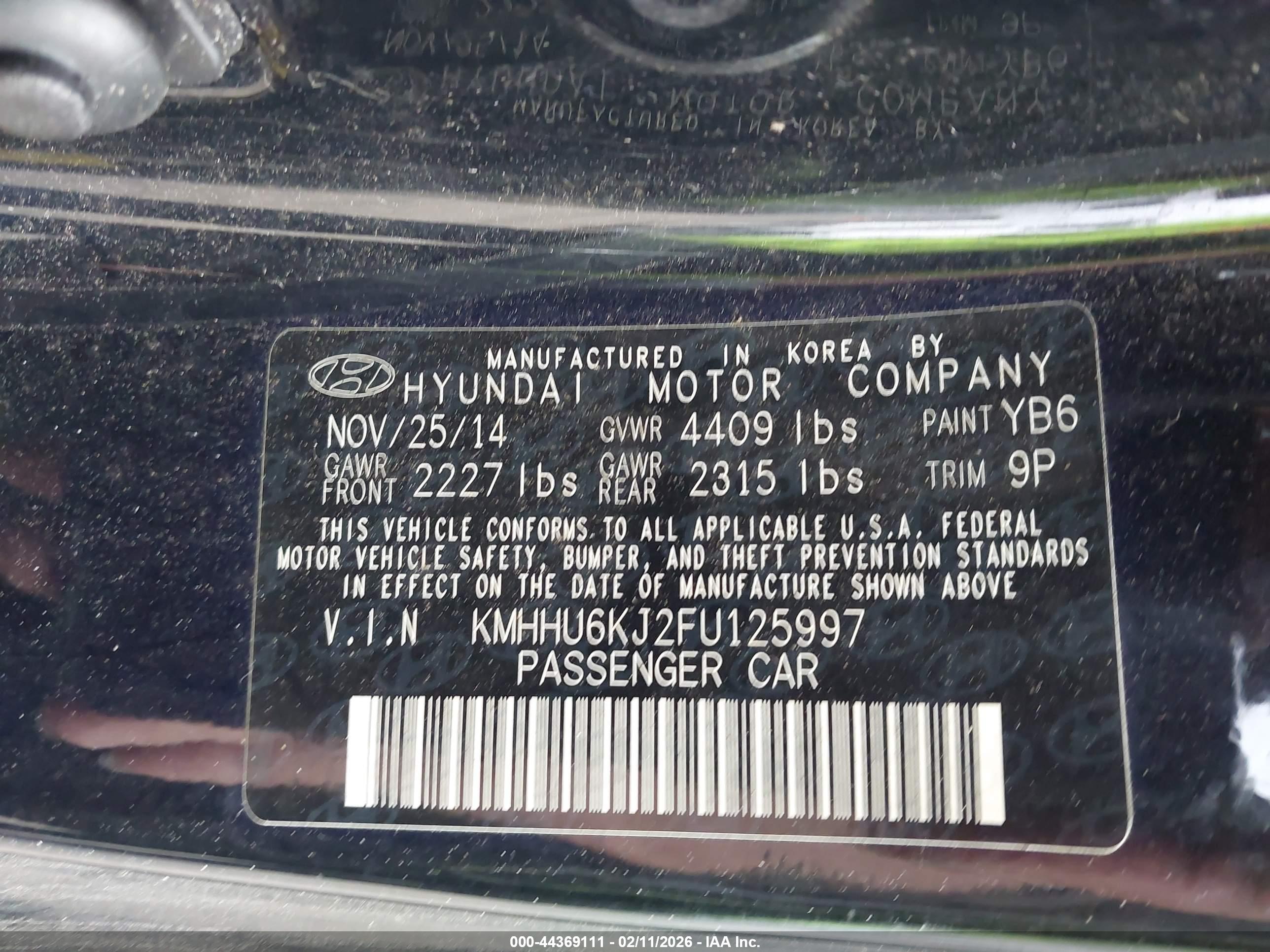 HYUNDAI GENESIS image 9